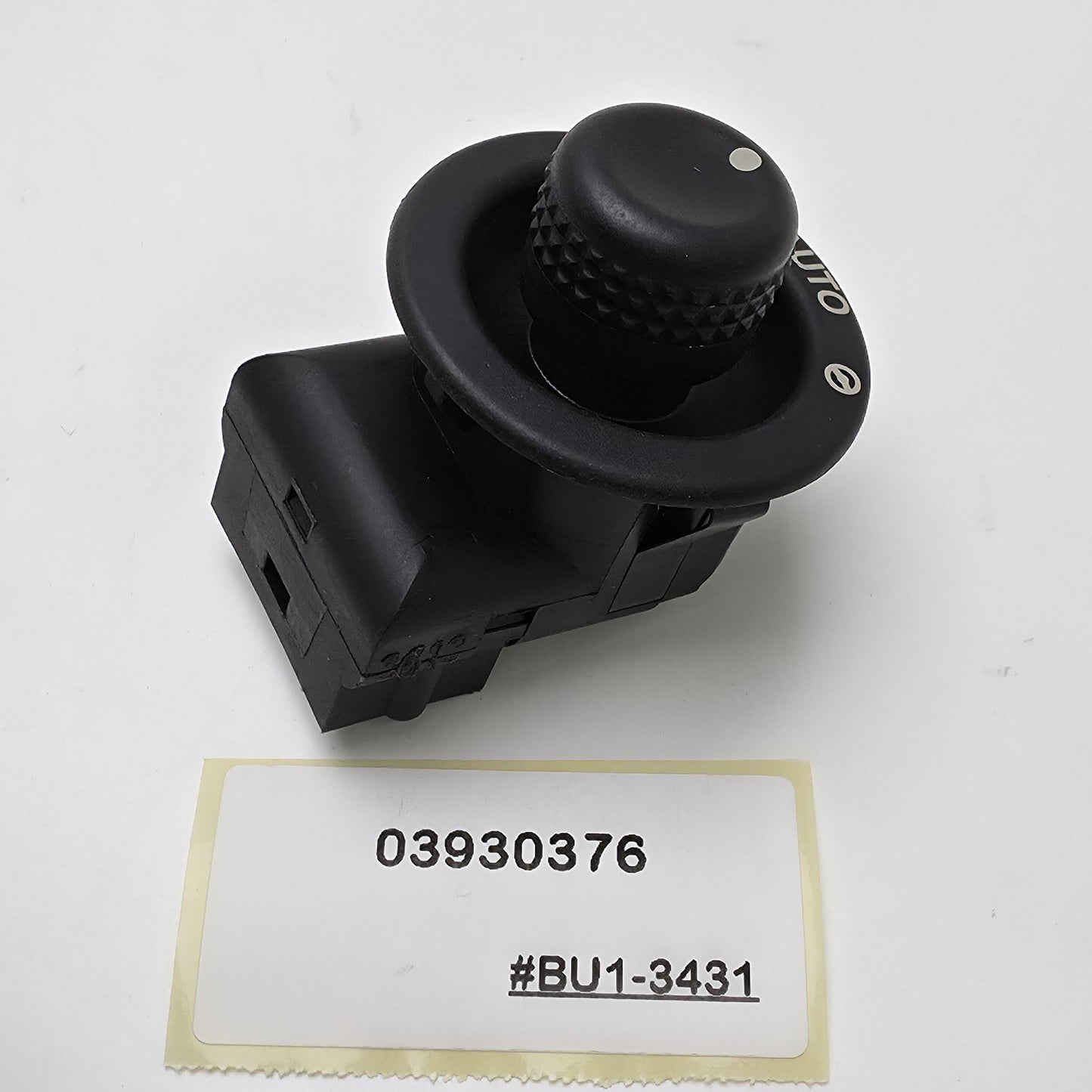 2004-2009 Land Rover Discovery 3 Steering Wheel Adjust Switch 03930376