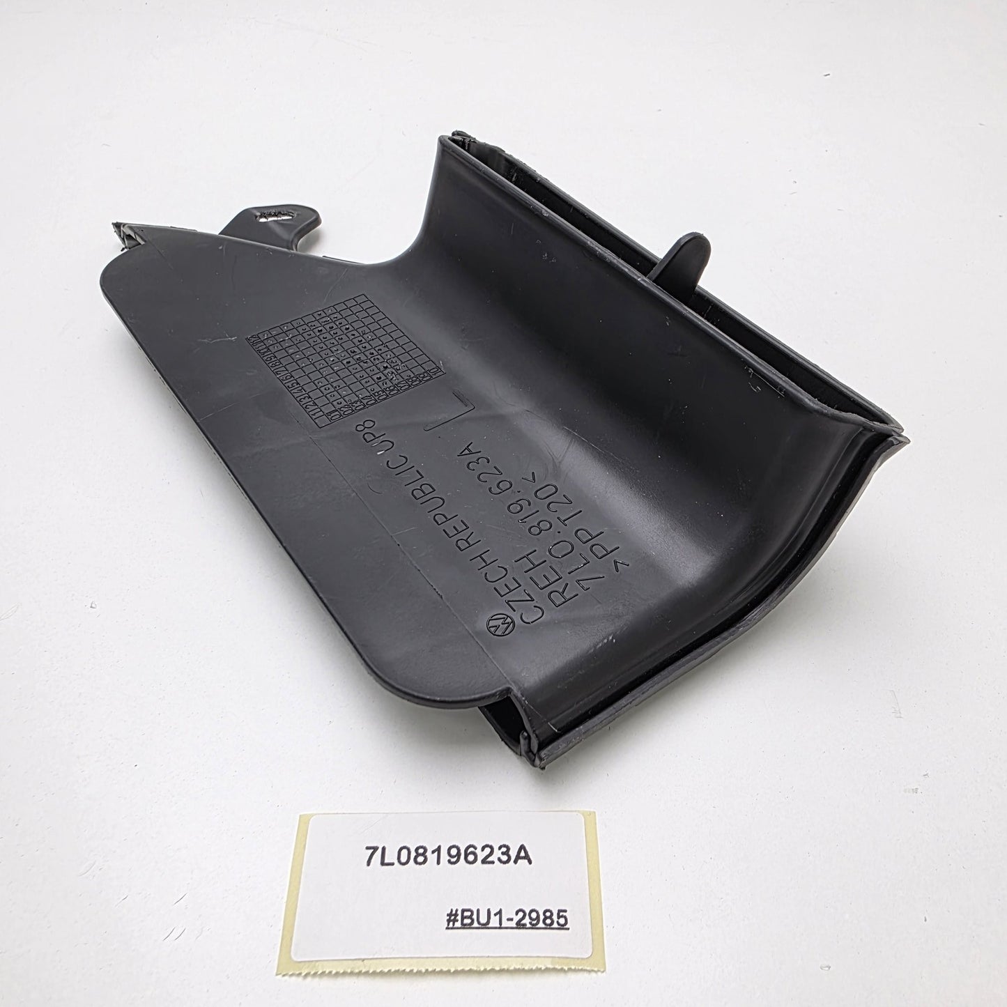 2004 Porsche Cayenne Instrument Dash Panel Lower Vent Left 7L0819623A