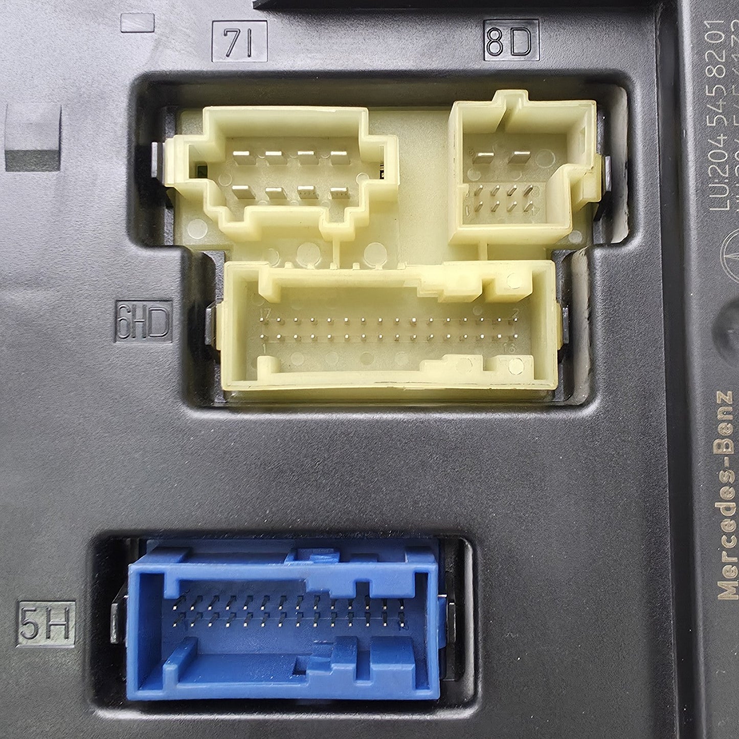 2008-2011 Mercedes-Benz C350 Rear SAM Module Fuse Box Relay 2045458201