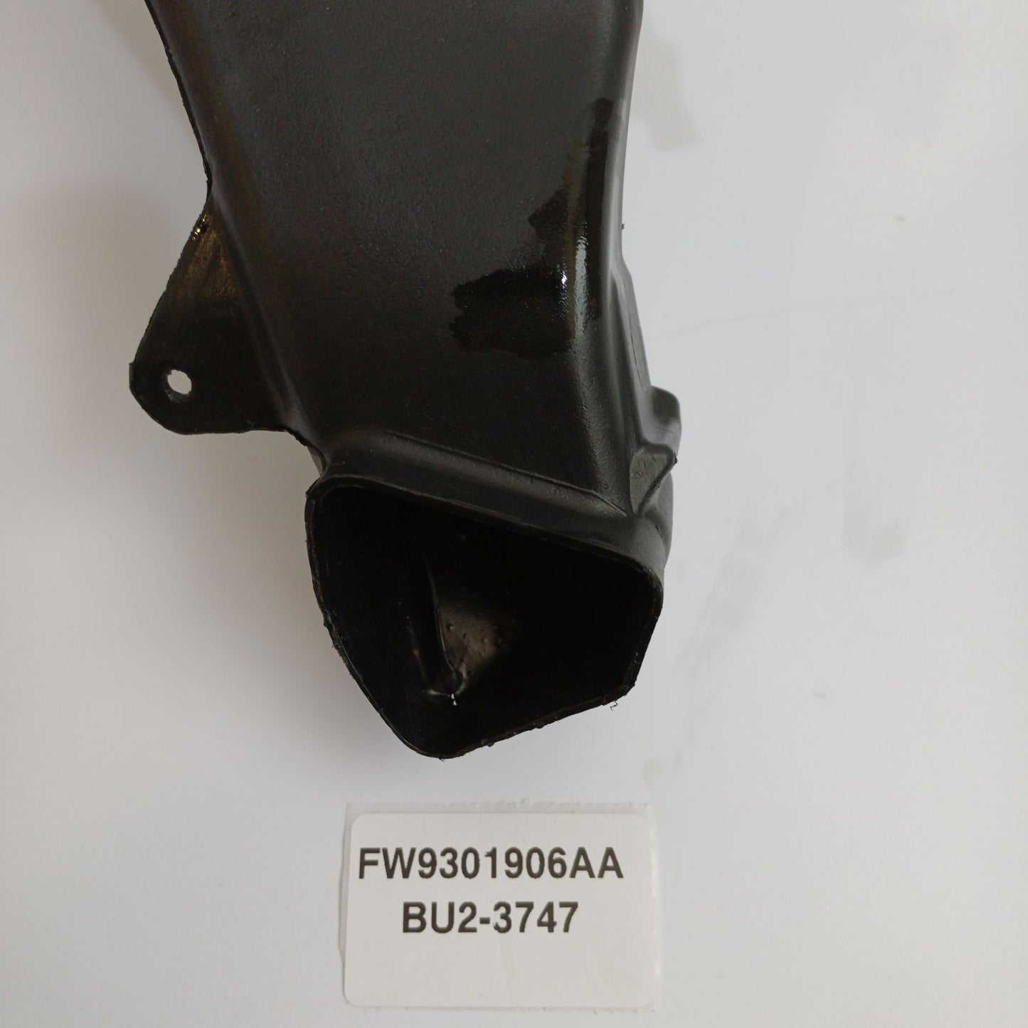 2010-2019 Jaguar XJ Cabin Air Duct Channel FW9301906AA