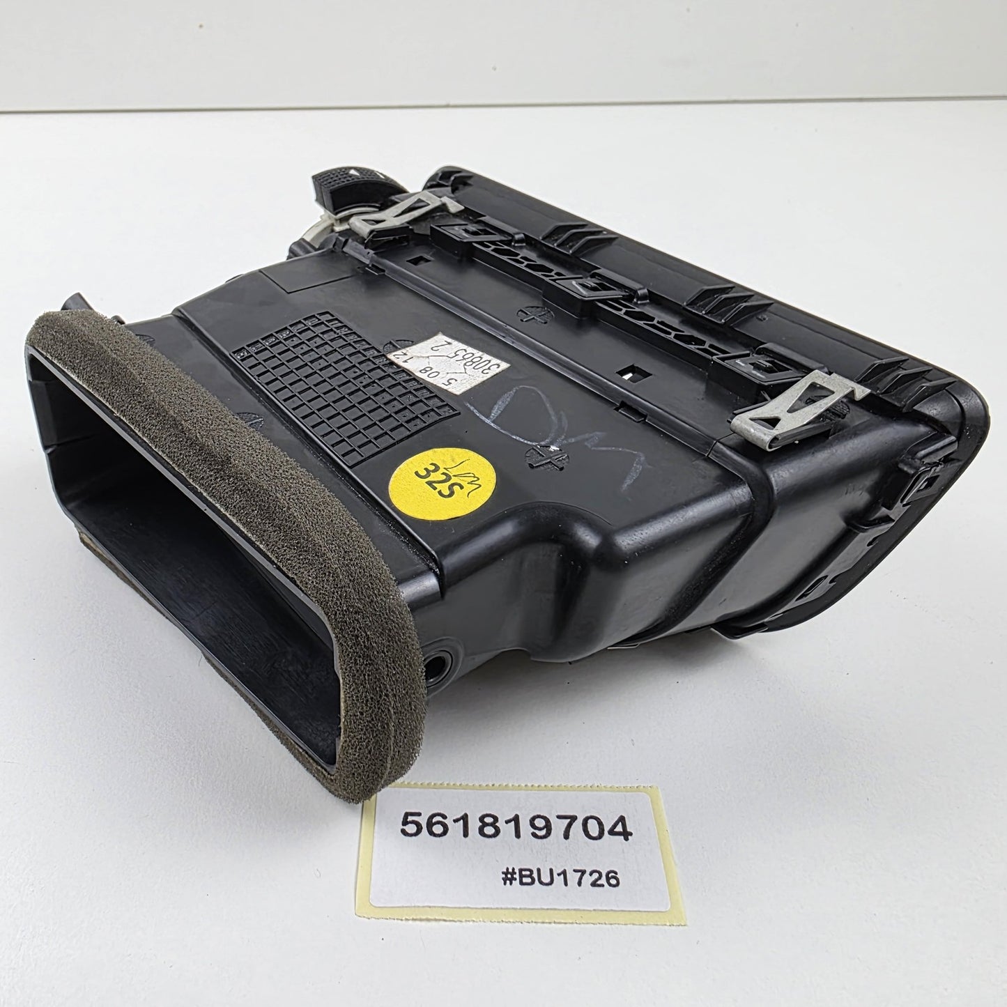 2011-2018 Volkswagen Passat Dashboard Air Vent 561819704