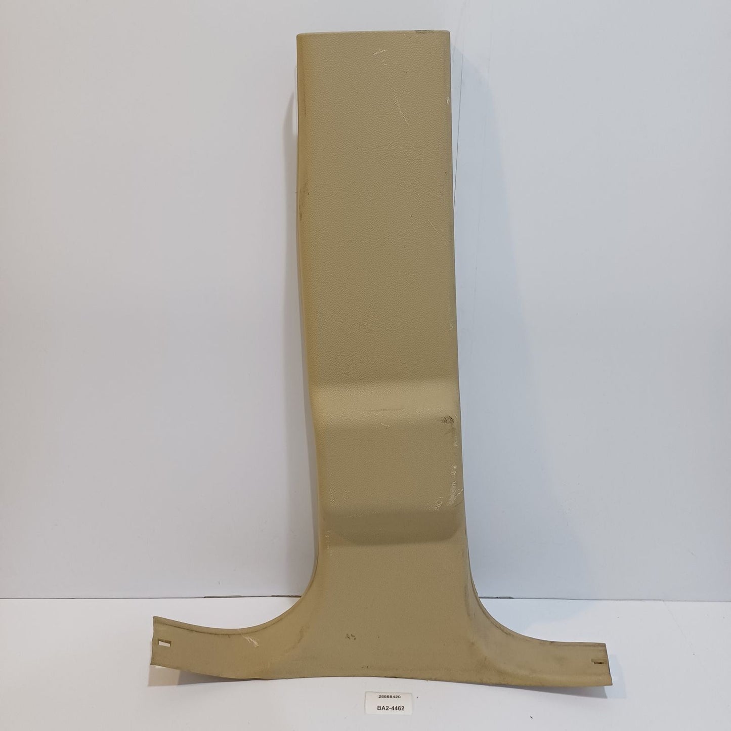 2010 Chevrolet Suburban 1500 Lower B Pillar RH Side Trim Interior 25888420