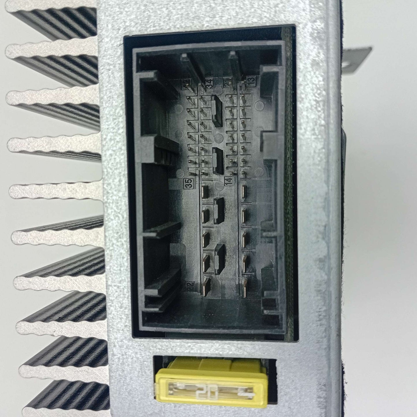 2006-2013 BMW X5 Radio Audio Amplifier 9133913