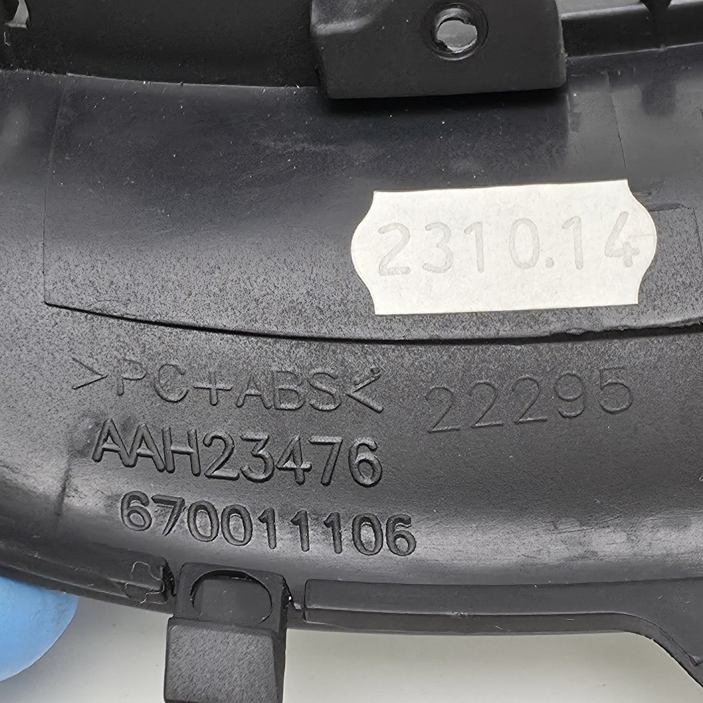 2013-2019 Maserati Levante STEERING COLUMN TRIM HOUSING 670011106