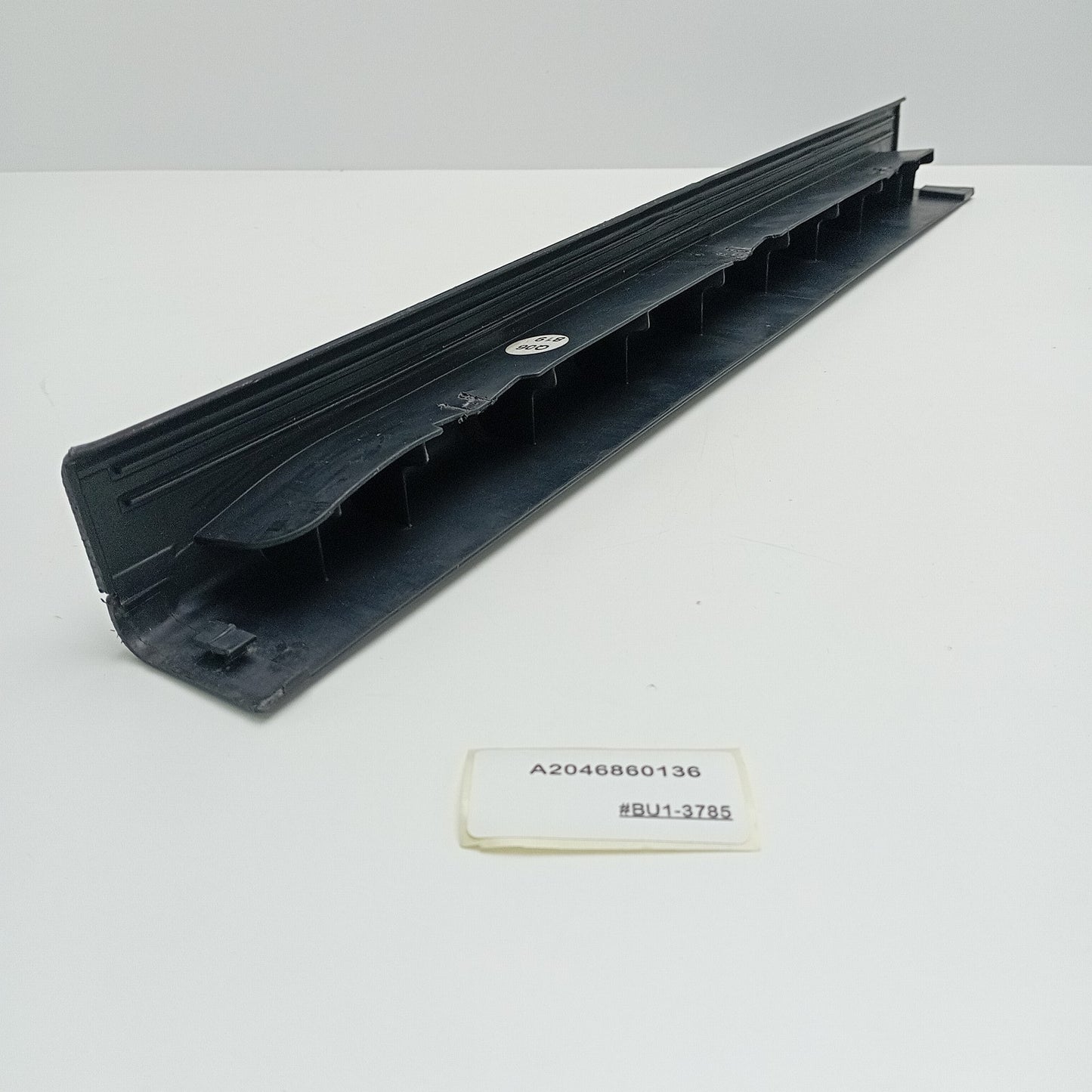 2007-2014 Mercedes-Benz W204 Door Sill Panel Front Left A2046860136
