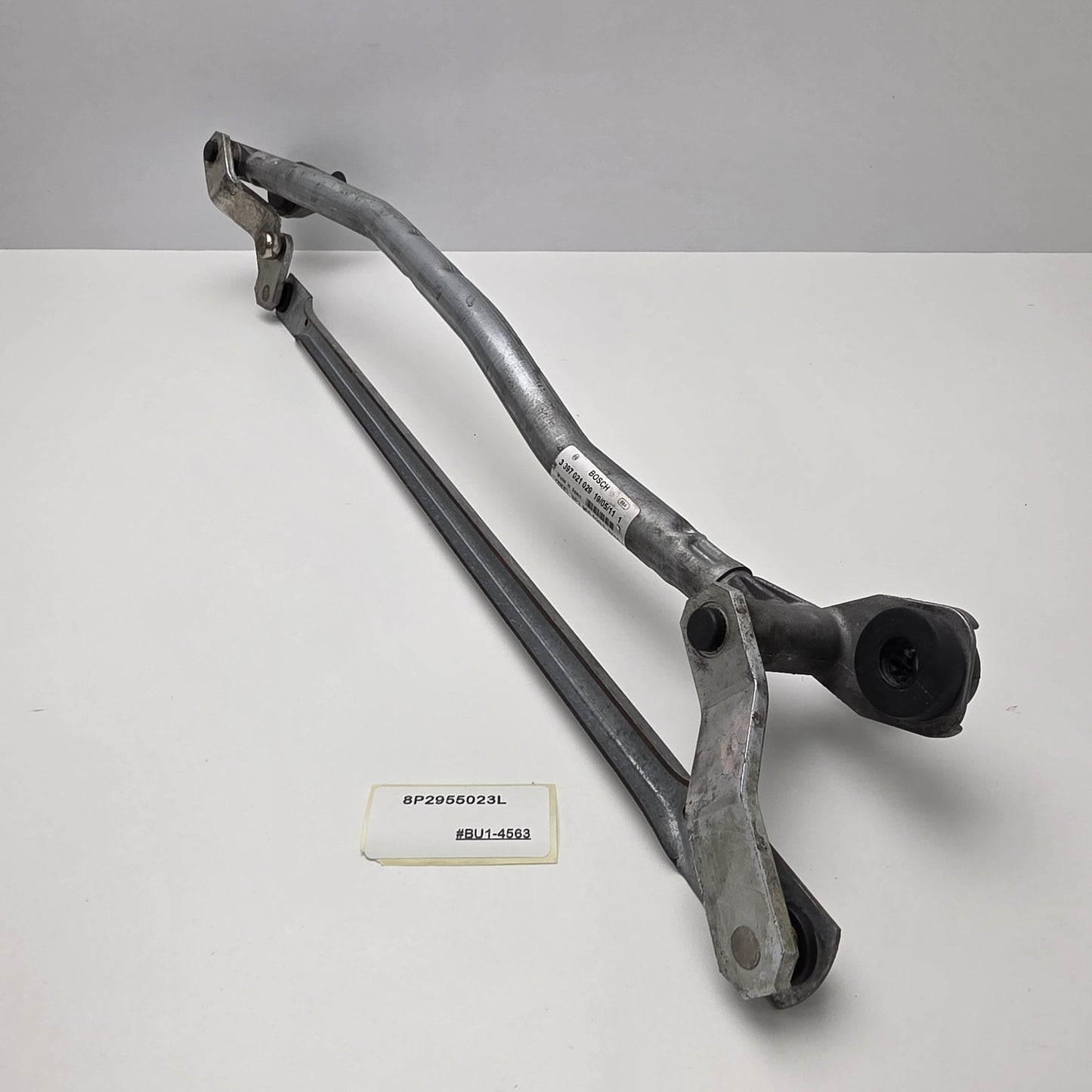 2003-2013 Audi S3 FRONT WINDSCREEN WIPER LINKAGE 8P2955023L