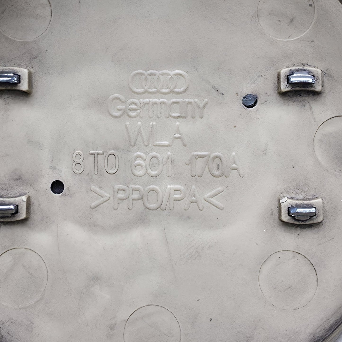 2008-2017 Audi A4 Wheel Center Cap 8T0601170A