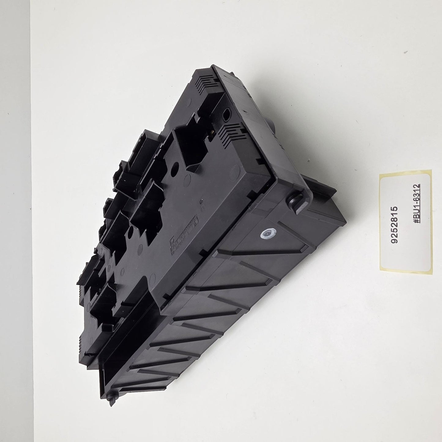 2011-2016 BMW F10 Power Distribution Box Front 9252815