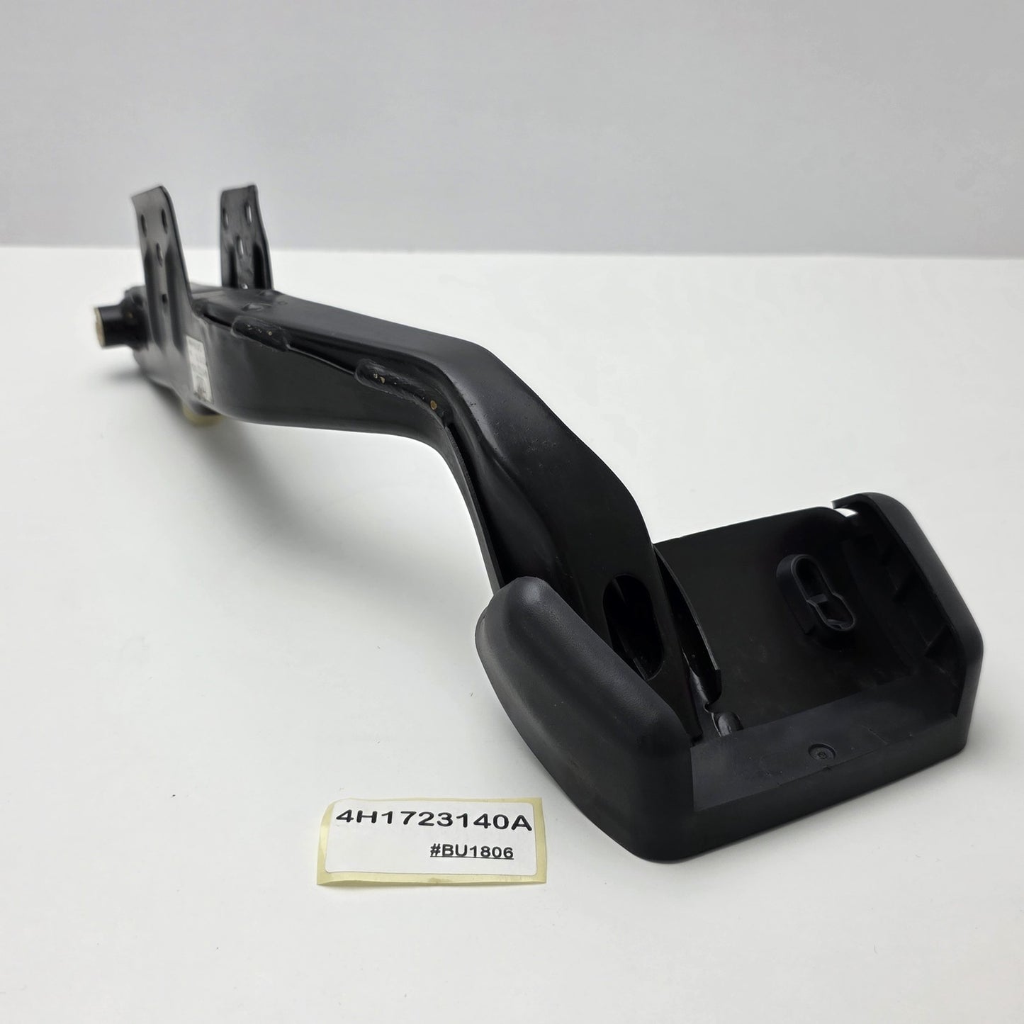 2009-2017 Audi A6 L Brake Pedal 4H1723140A