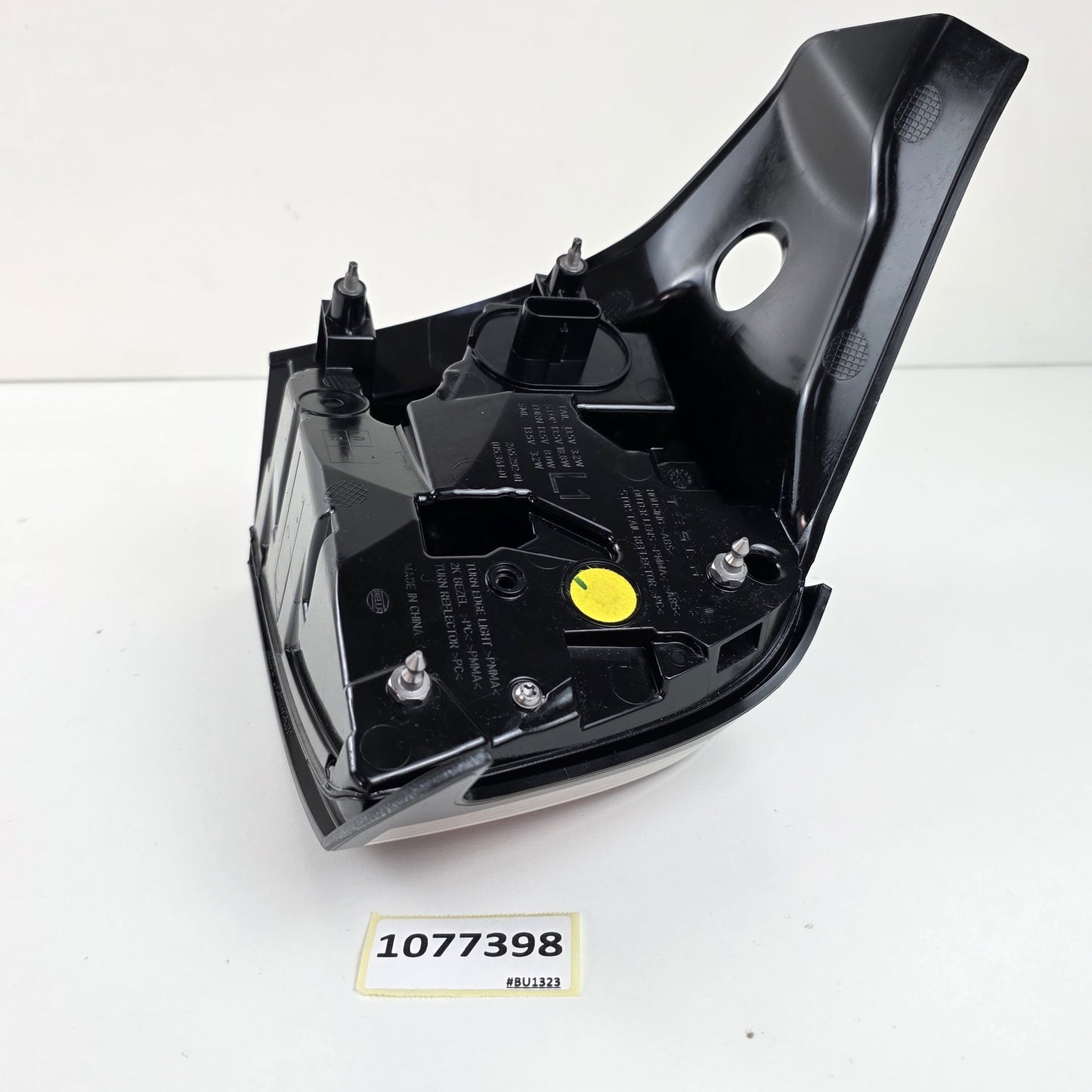 2017-2022 Tesla Model 3 Rear Tail Light Assembly Right/Passenger Side 1077398