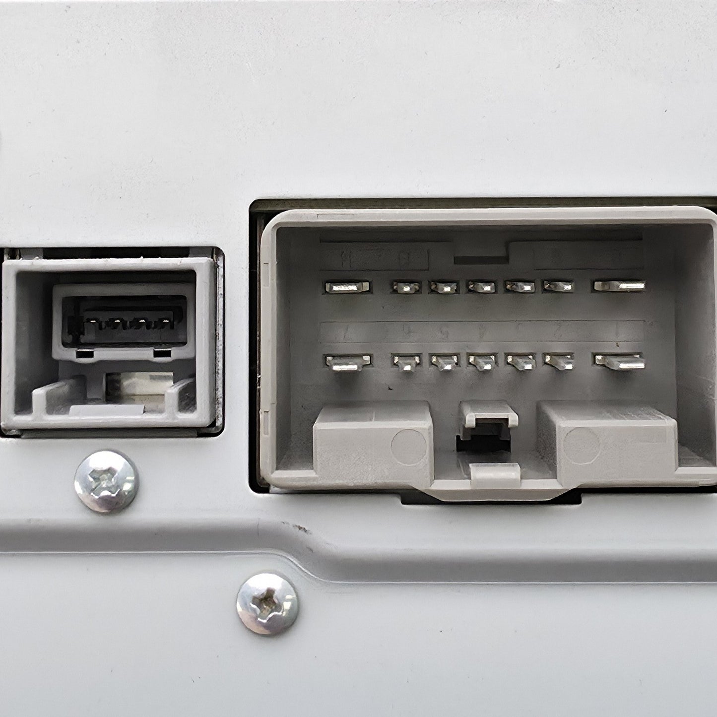 2011-2015 Jaguar XJ Receiver AM-FM-CD CF6N18C815LG