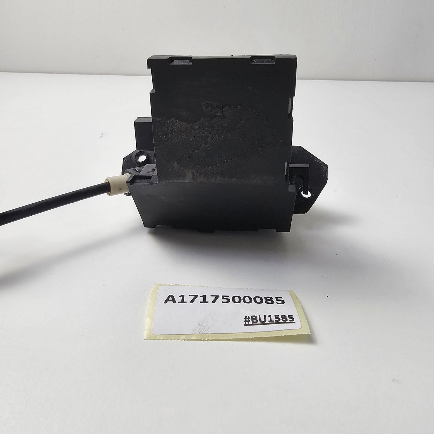 2003-2011 Mercedes-Benz C230 Trunk Lock Actuator A1717500085