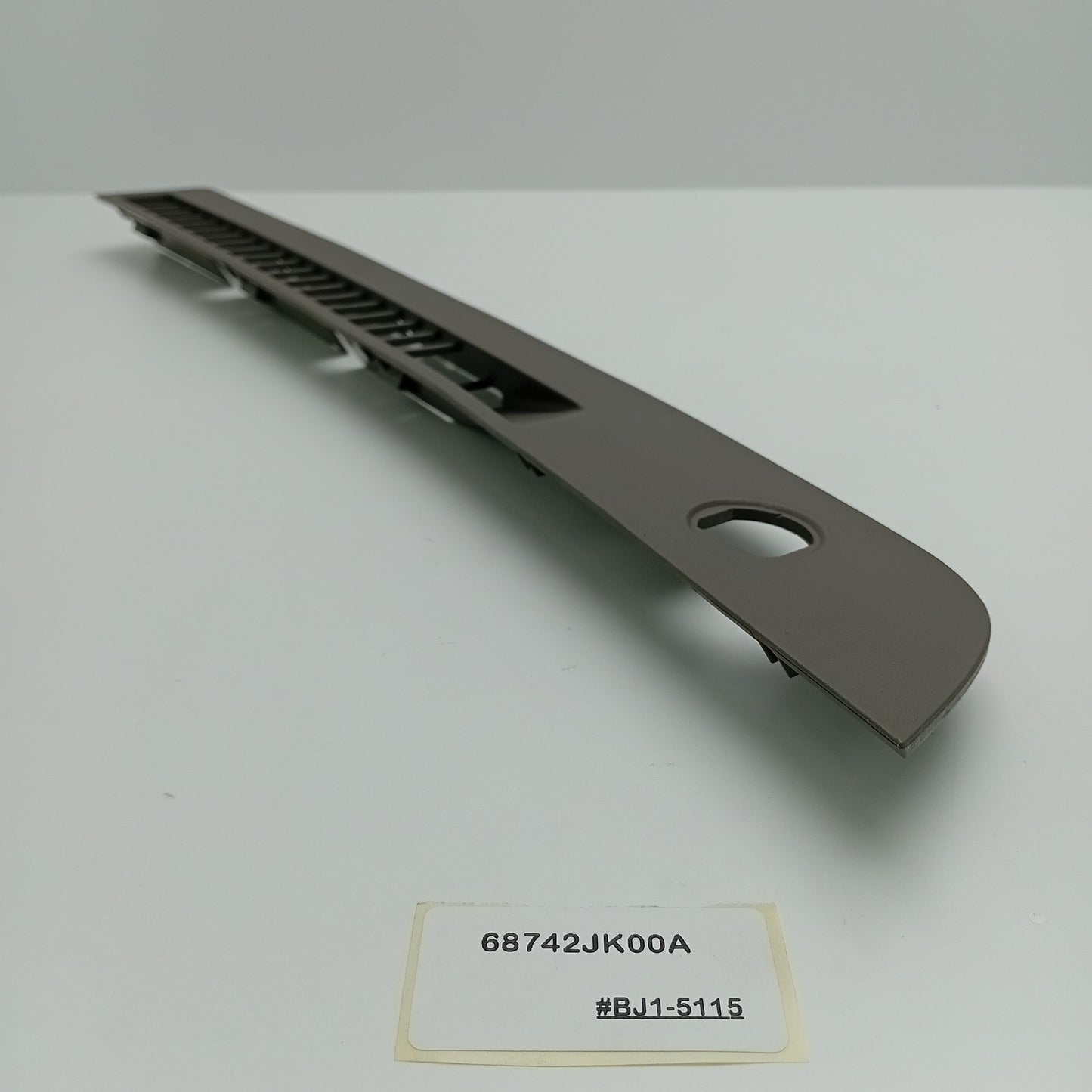 2008-2013 Infiniti G37 GRILLE-FRONT DEFROSTER,RH 68742JK00A