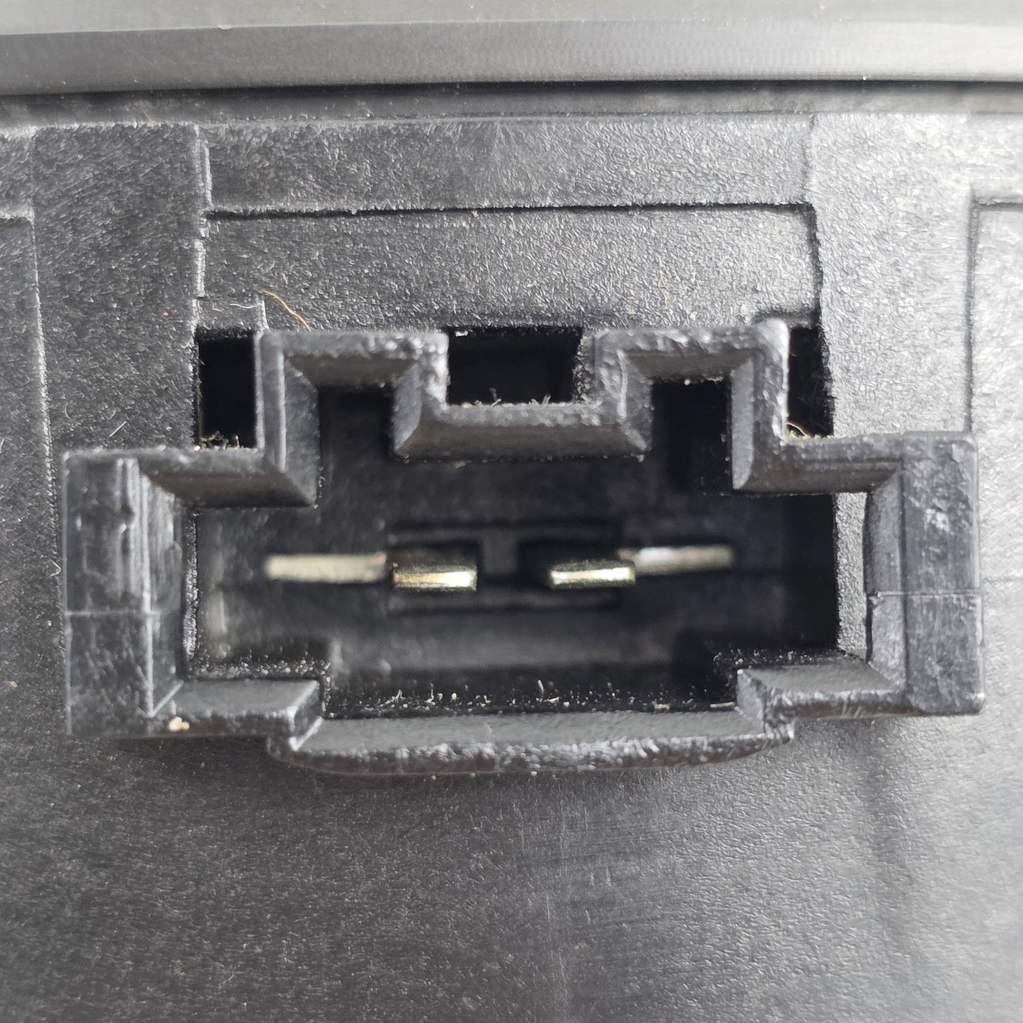 2001-2007 Mercedes-Benz W203 Front Door Speaker A2038201102