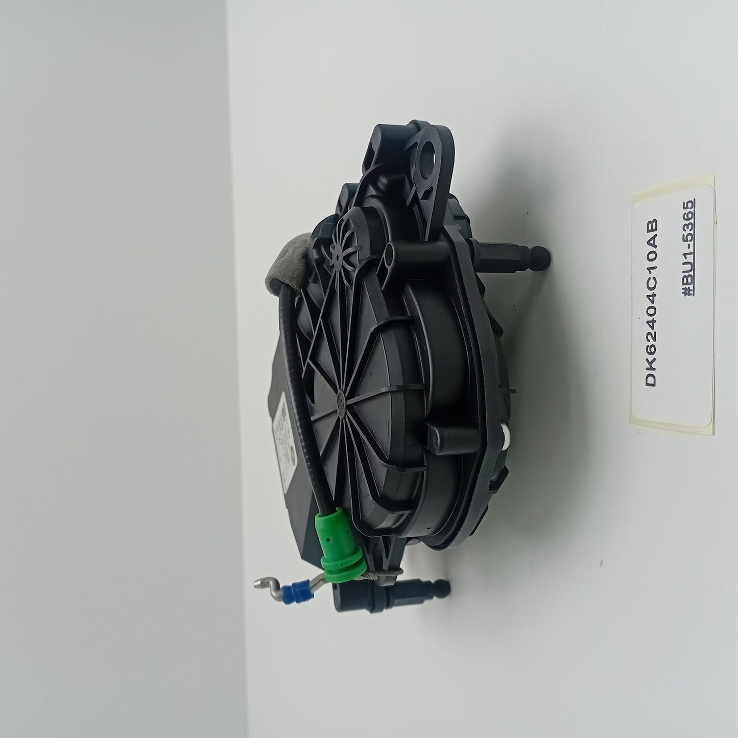 2014-2017 Land Rover Range Rover Sport L494 Tailgate Lift Motor DK62404C10AB