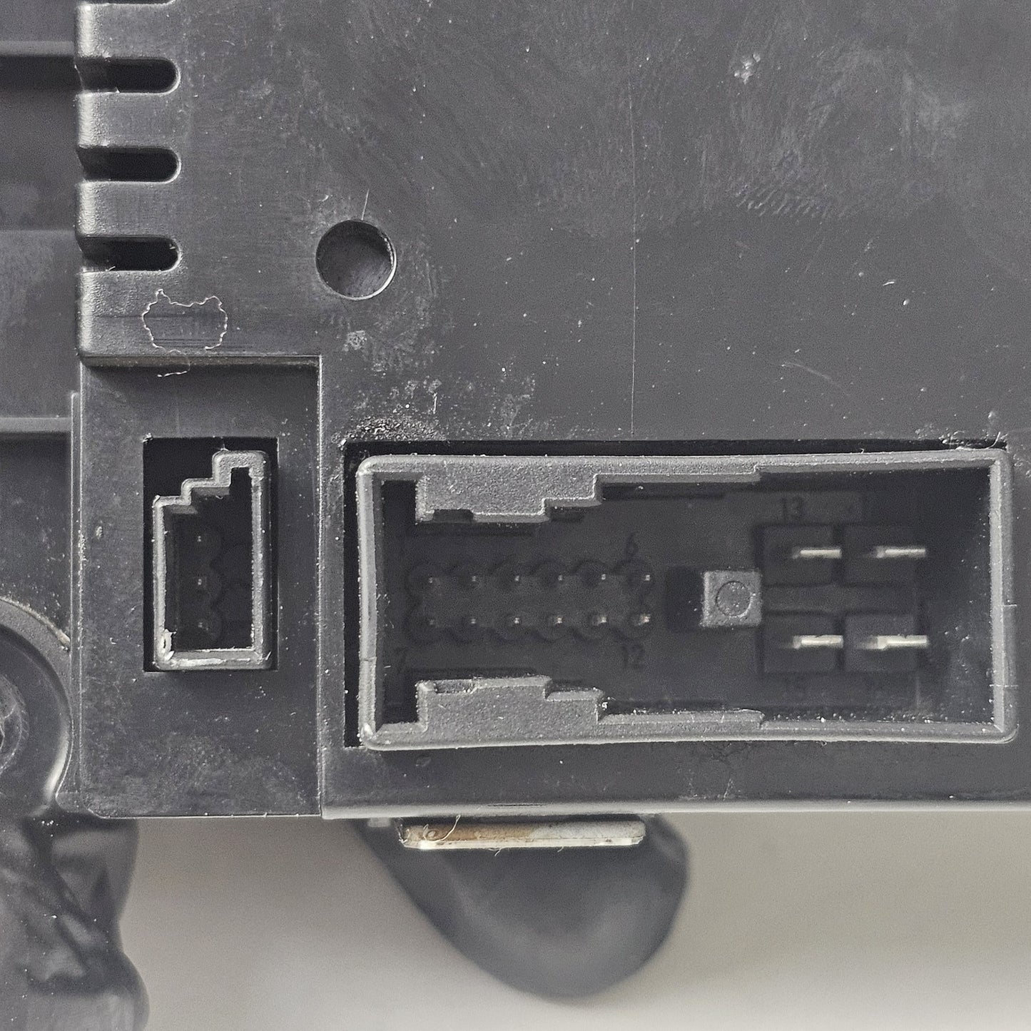2003-2008 Mercedes-Benz C-Class W203 Climate Control Unit A2038304085