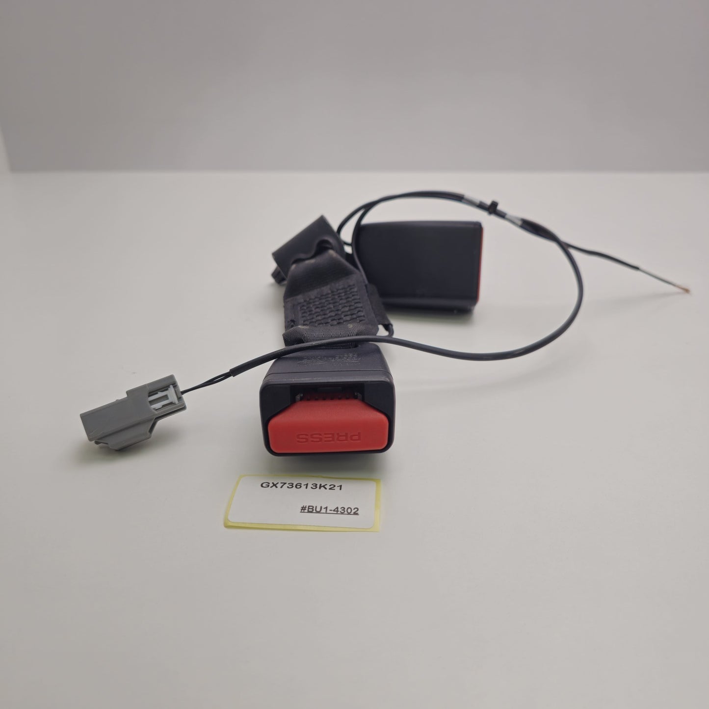 2017-2019 Jaguar XE Rear Double Twin Seatbelt Buckle GX73613K21