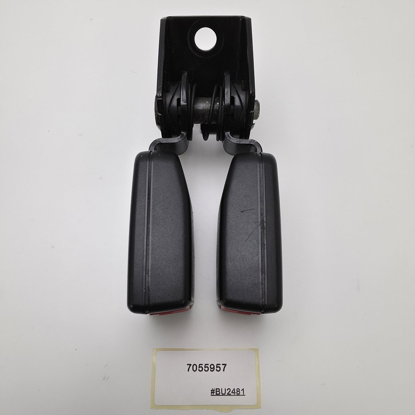 2004-2006 MINI Cooper R50 R52 R53 Rear Center Seat Belt Buckle 7055957