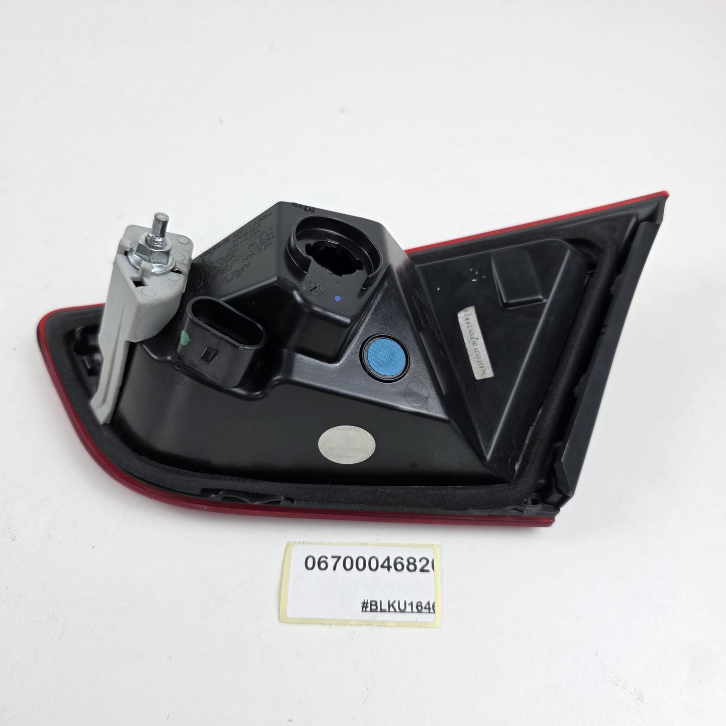 2014-2018 Maserati Ghibli REAR LEFT INNER TAILLIGHT 06700046820