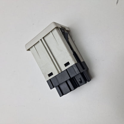 2016-2020 Chevrolet Impala Multimedia USB & AUX Port 13582668