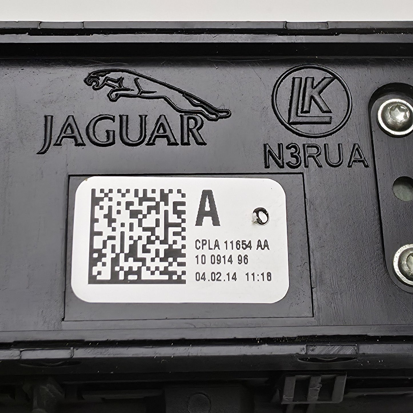 2005-2009 Land Rover LR3 Tailgate Release Trunk Boot Opener Switch CPLA11654AA