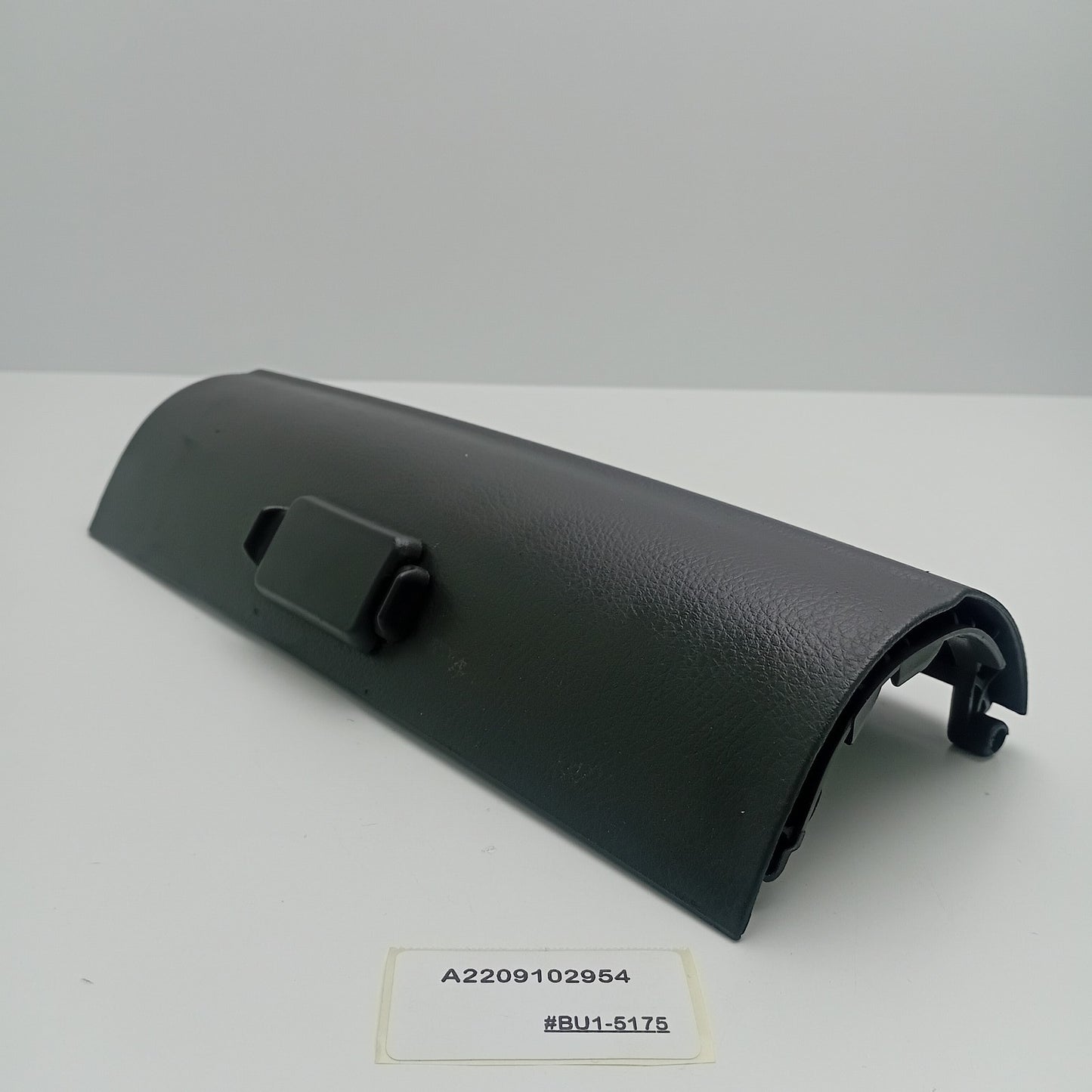 2003-2006 Mercedes S500 FRONT CENTER RIGHT SEAT COVER A2209102954