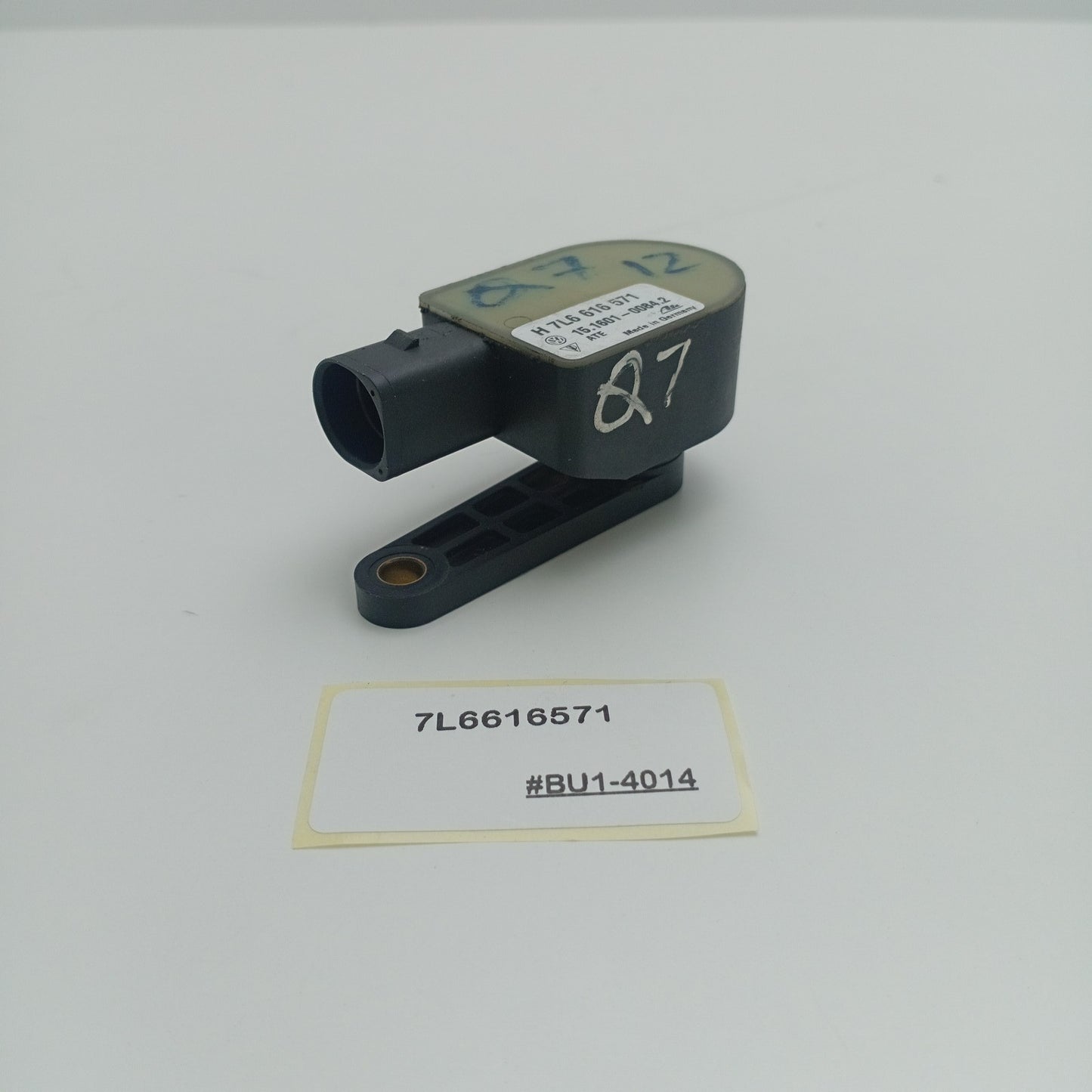 2002-2010 Volkswagen Touareg Headlight Level Sensor 7L6616571