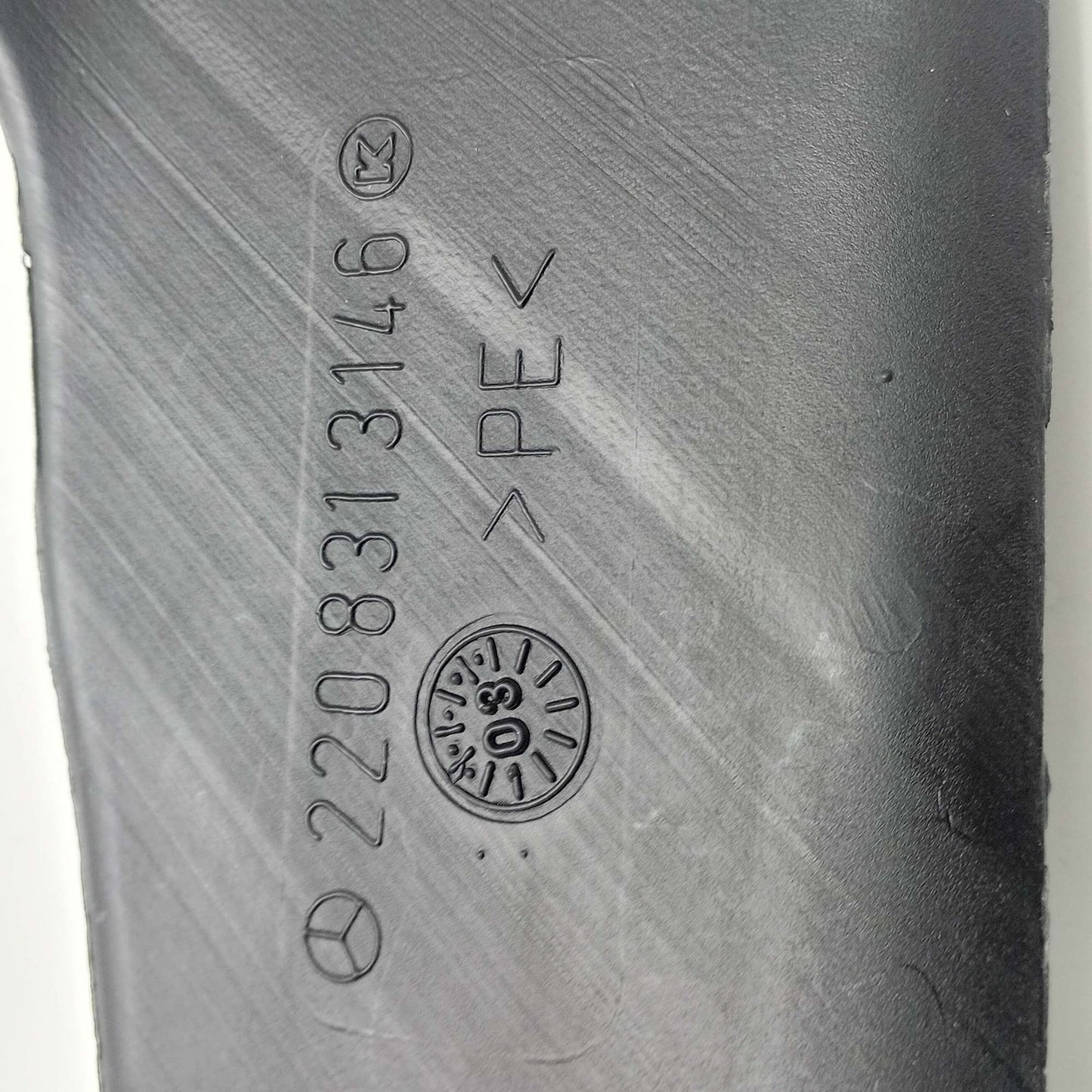 2000-2006 Mercedes-Benz S55 AMG Duct 2208313146
