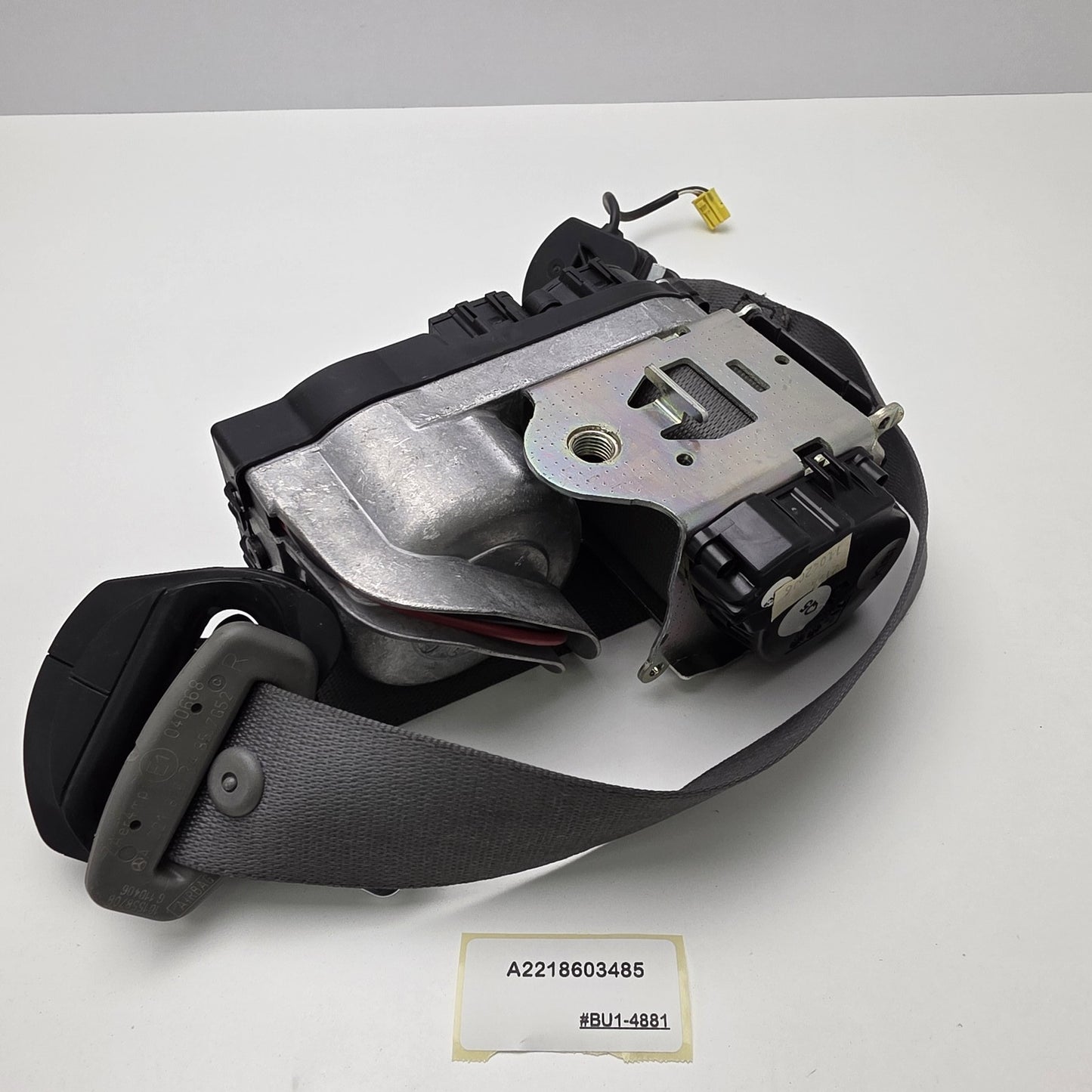2007-2009 Mercedes-Benz S63 Front Right Seat Belt Retractor A2218603485