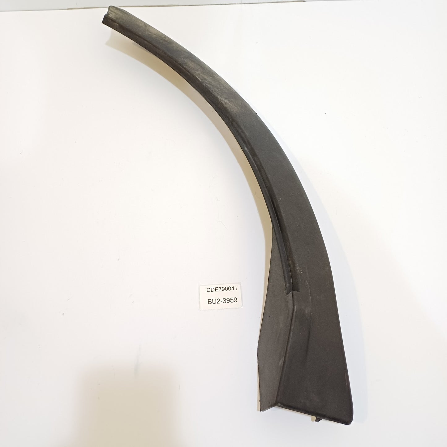 2005-2013 Land Rover Range Rover Sport REAR WHEEL ARCH TRIM DDE790041