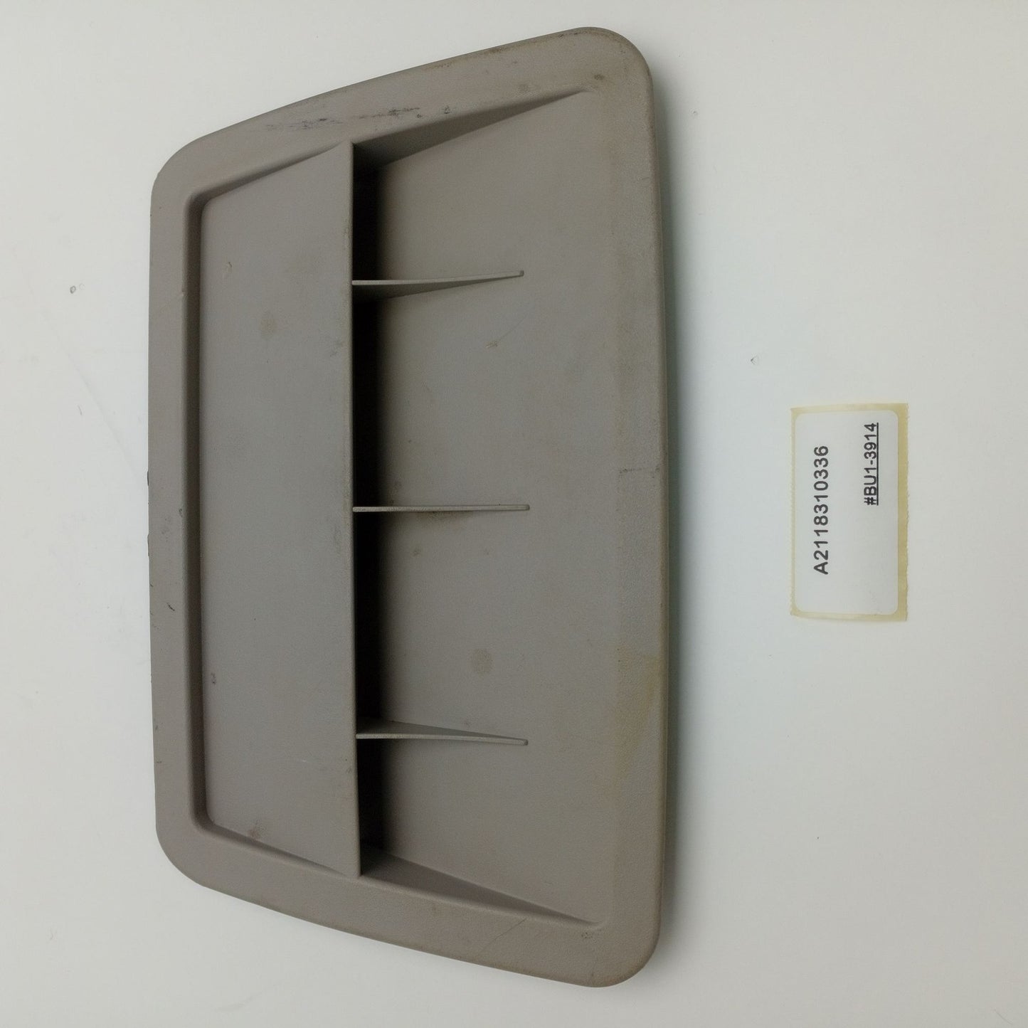 2003-2006 Mercedes-Benz E500 REAR AIR VENT BAFFLE FLOOR TRIM A2118310336