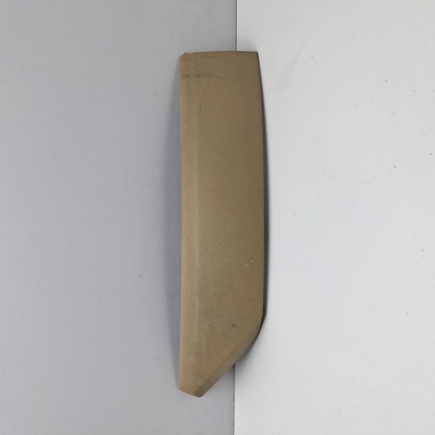 2008-2013 Cadillac CTS Driver Seat Outer Adjuster Front Cover 15947191