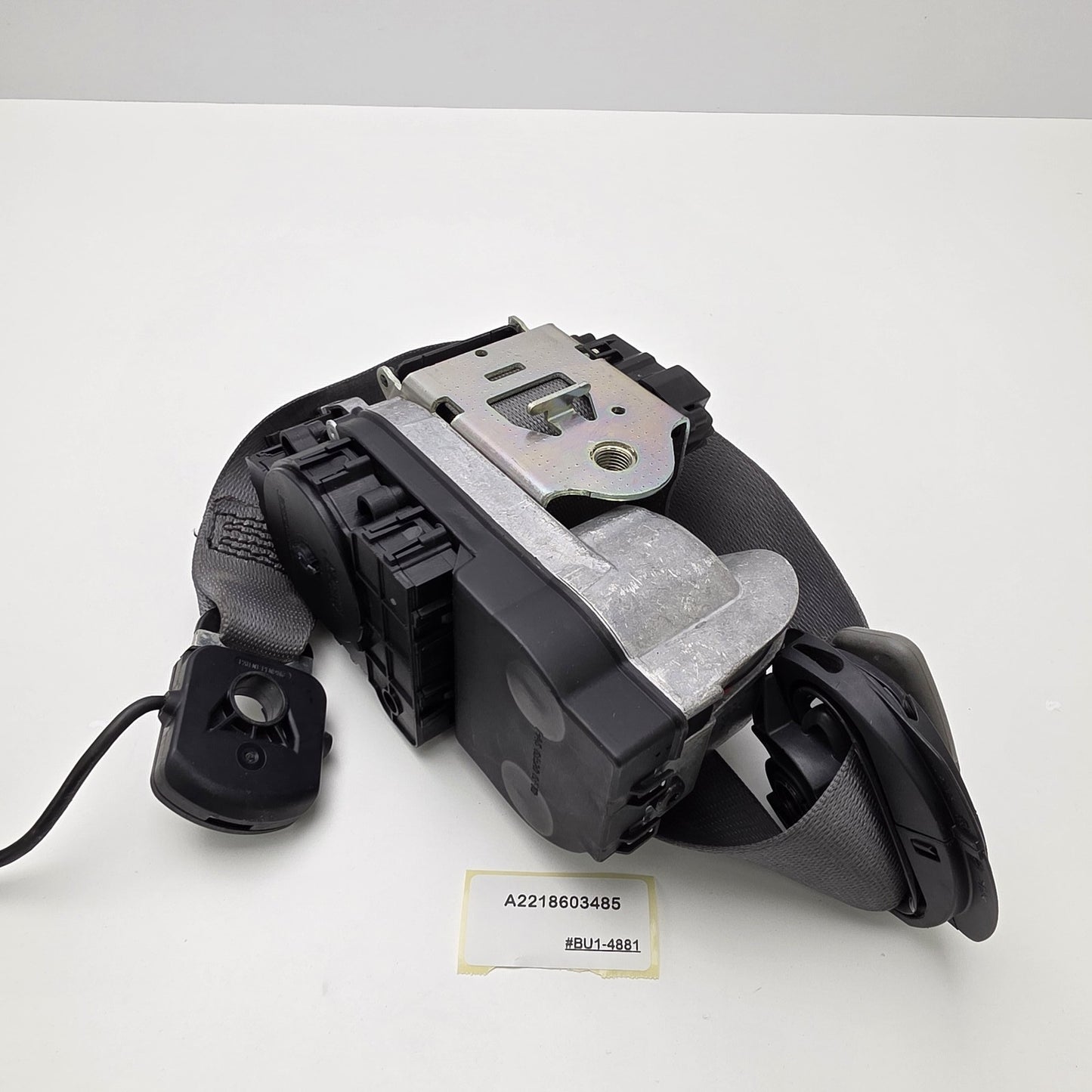 2007-2009 Mercedes-Benz S450 Front Right Seat Belt Retractor A2218603485
