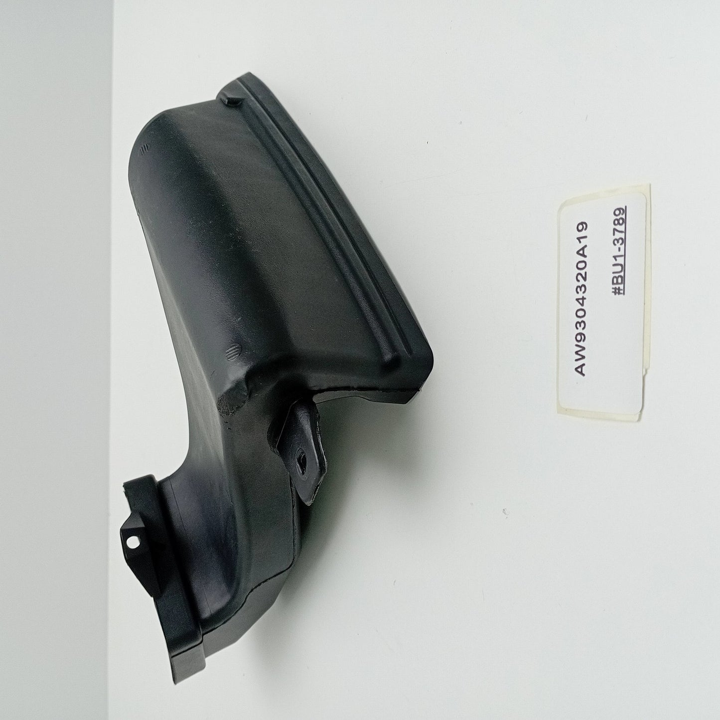 2009-2019 Jaguar XJ X351 CONSOLE AIR INTAKE AW9304320A19