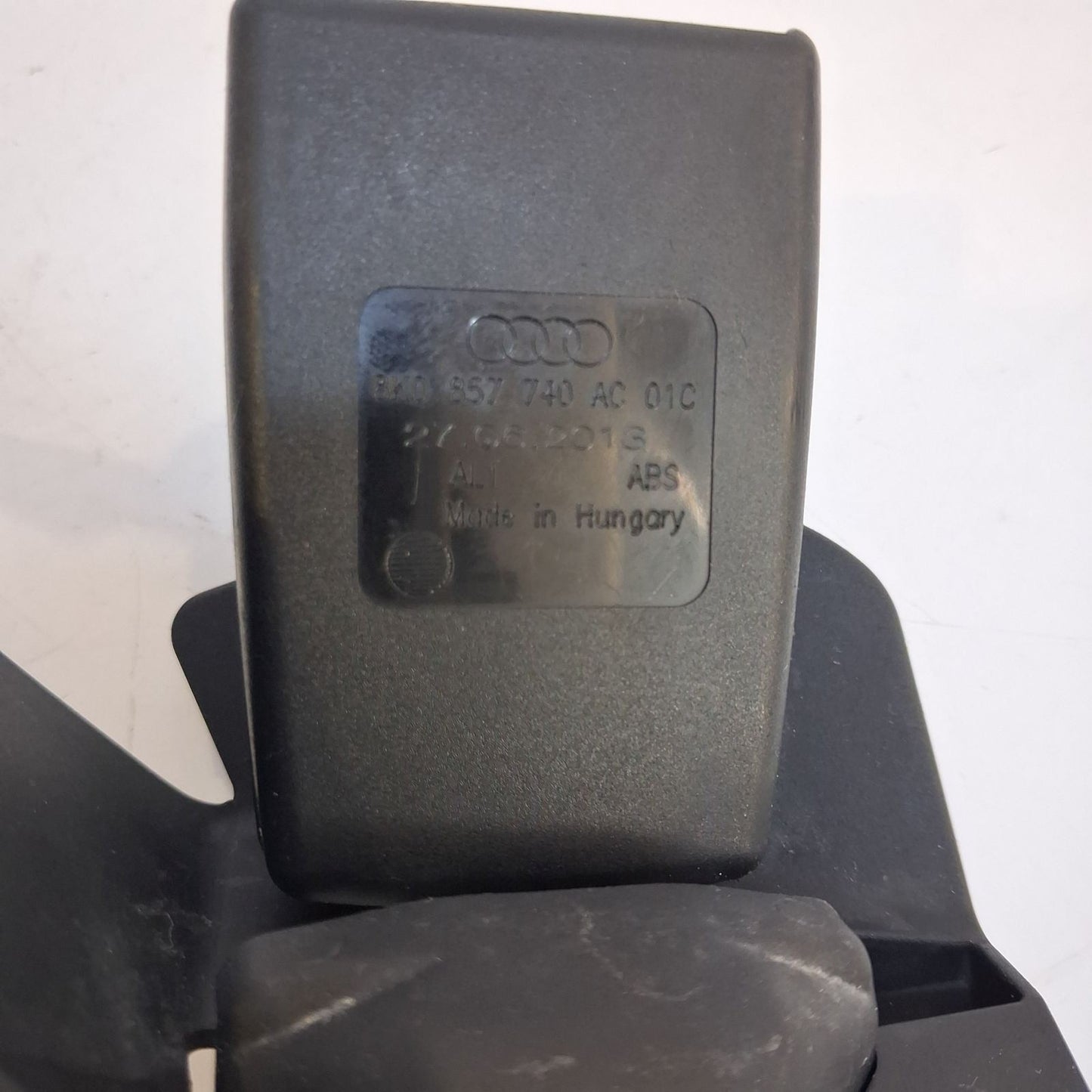 2009-2017 Audi A5 Rear Right Seat Belt Buckle 8K0857740