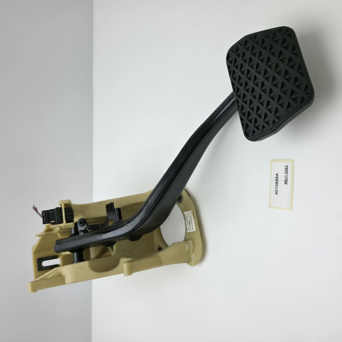 2010-2017 BMW 5 BRAKE PEDAL 4010989A