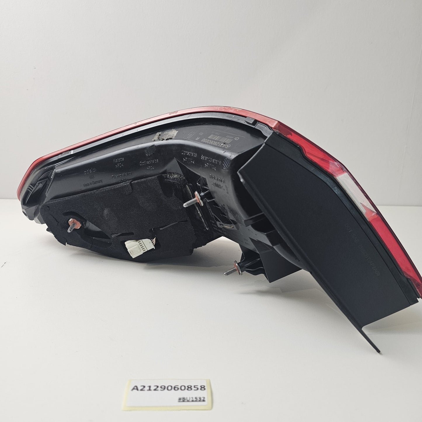 2010-2013 Mercedes-Benz E300 Passenger Side Rear Tail Light A2129060858