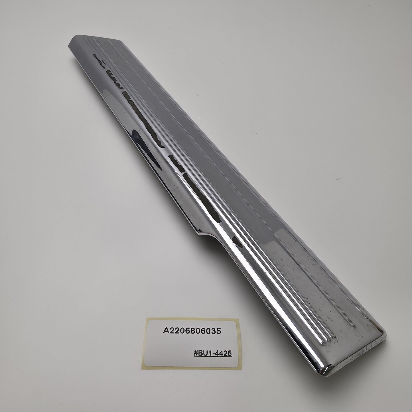 2000-2006 Mercedes-Benz W220 Rear Door Entrance Rail, Right A2206806035