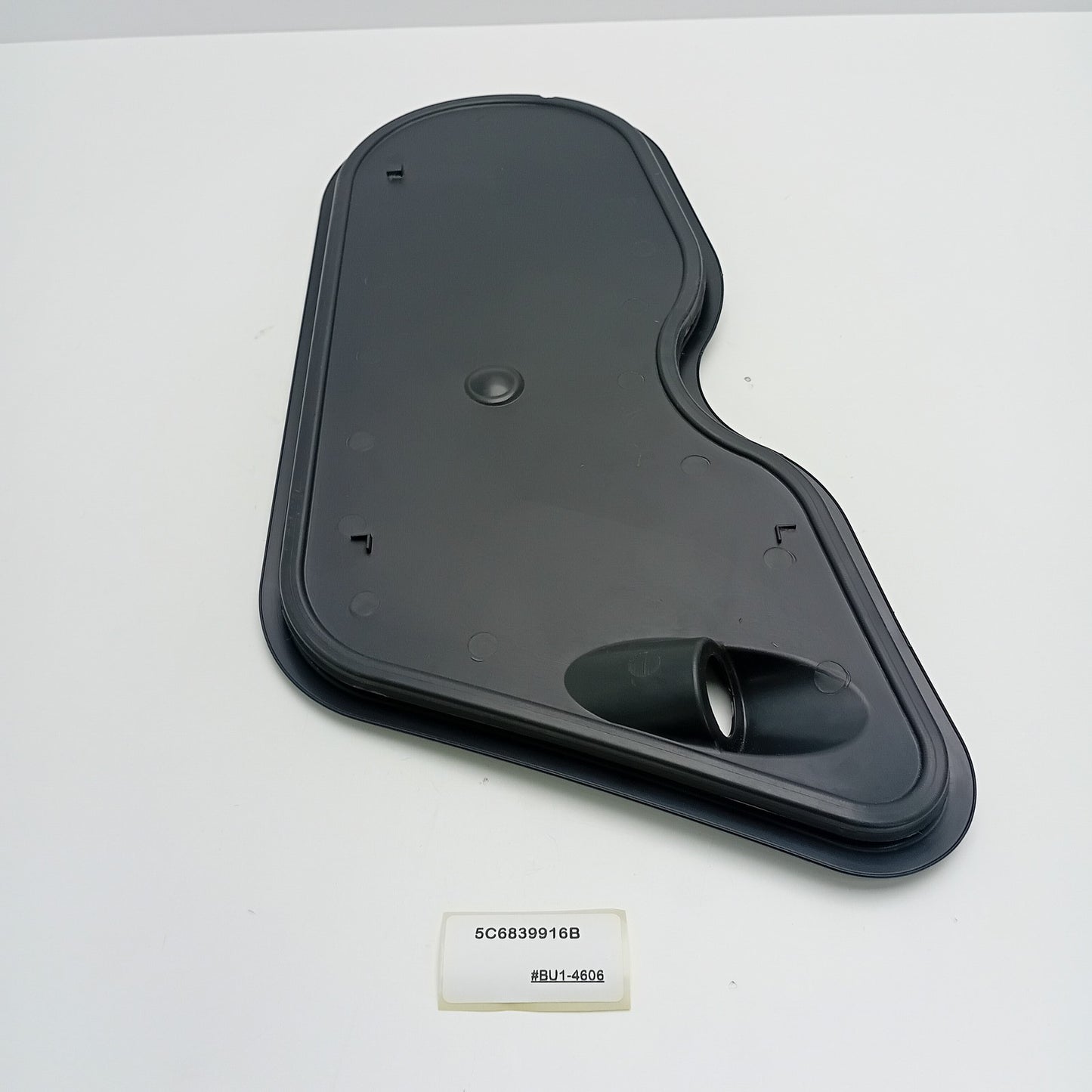 2007 Volkswagen Jetta GLI Rear Door Access Cover 5C6839916B