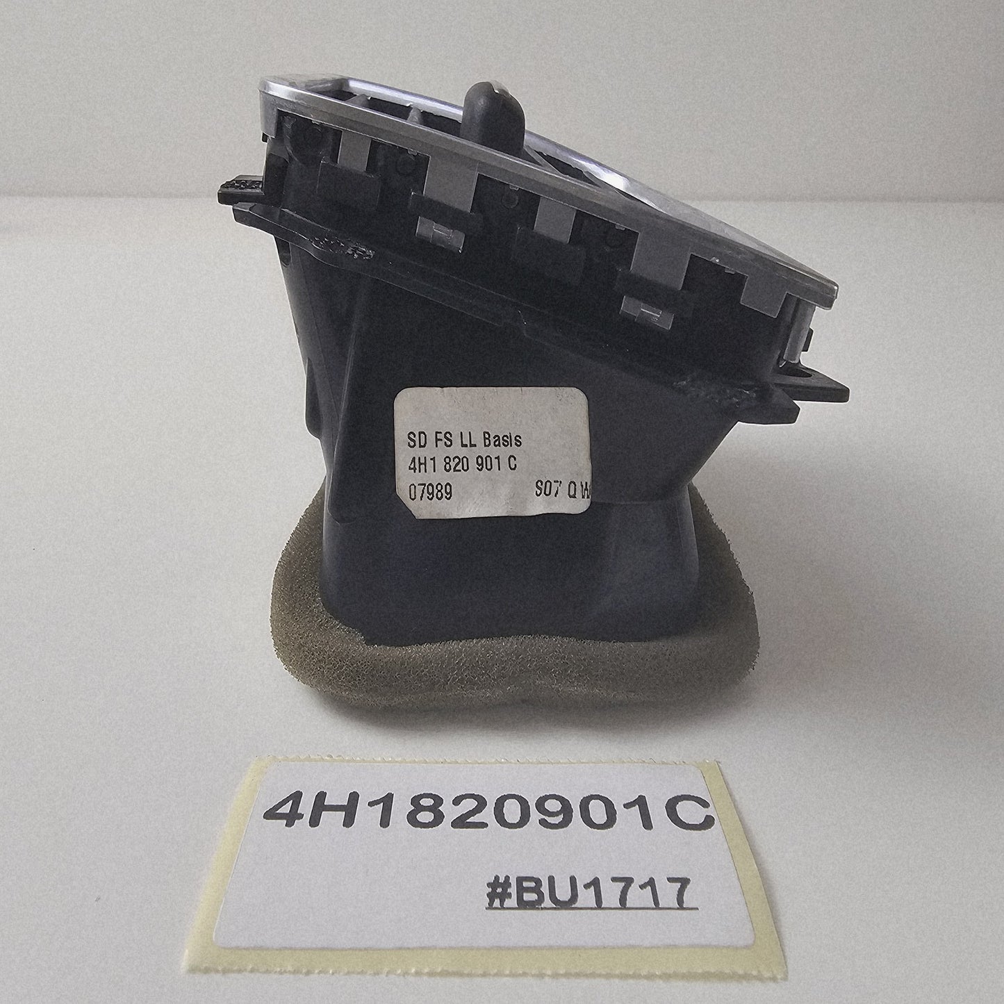 2013-2015 Audi A8 D4 Dashboard Air Vent 4H1820901C