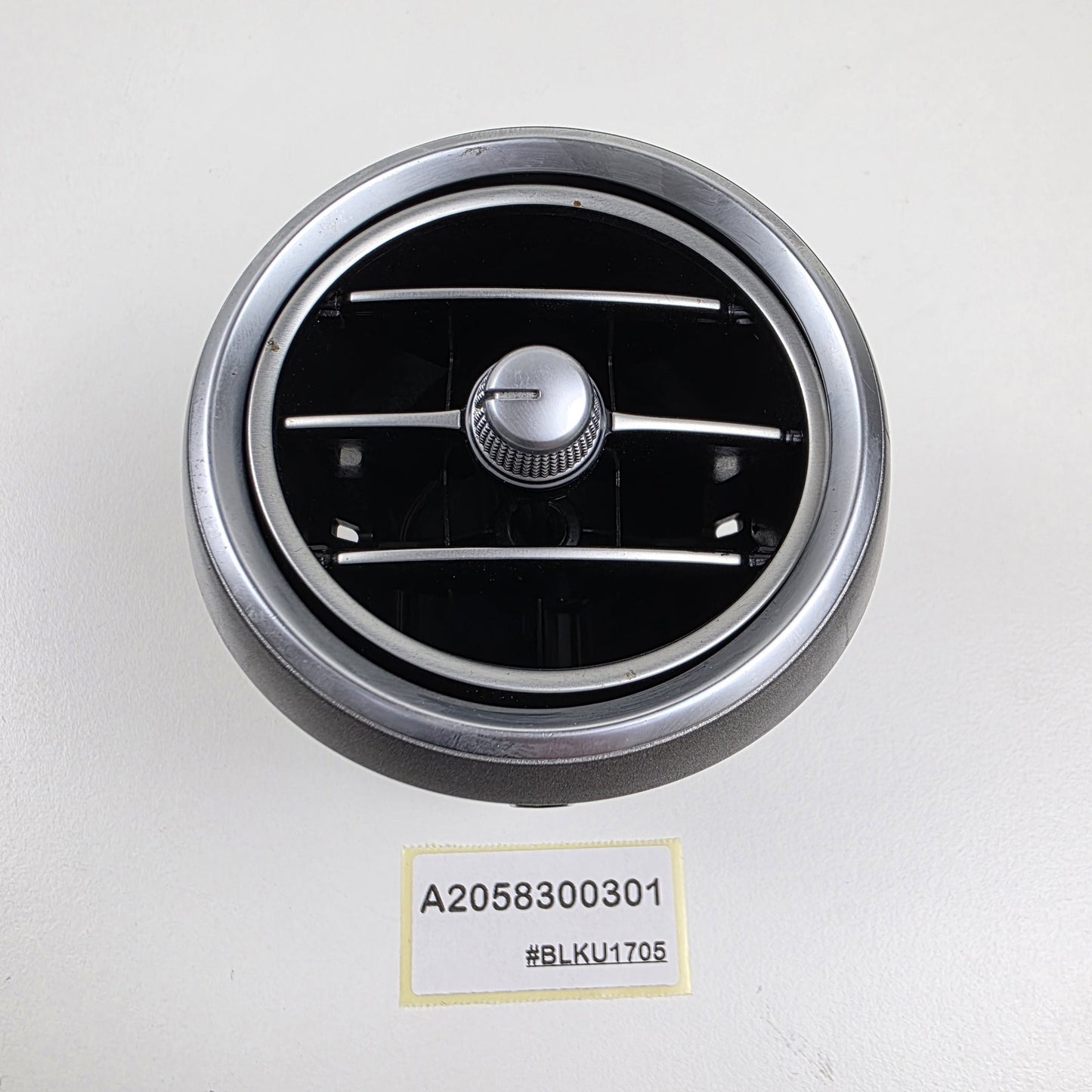 2015-2021 Mercedes-Benz C W205 Center Dashboard Air Vent A2058300301
