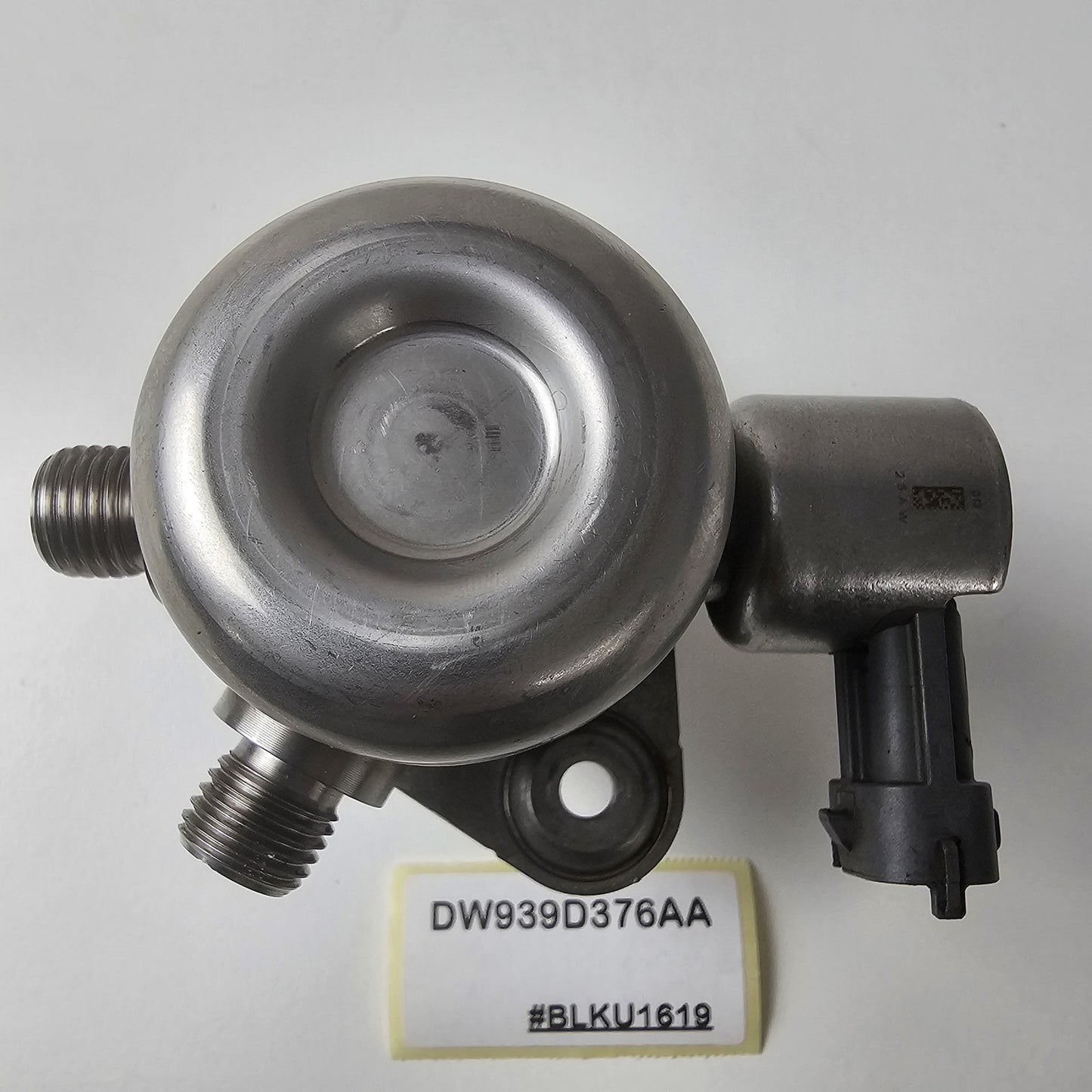 2013-2018 Jaguar XFR High Pressure Fuel Pump DW939D376AA