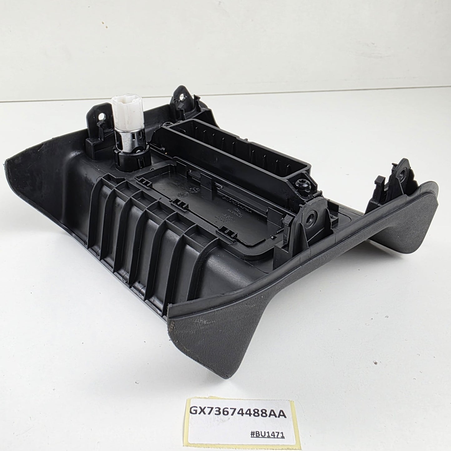 2015-2024 Jaguar XE REAR CONSOLE AIR VENT GX7367448AA