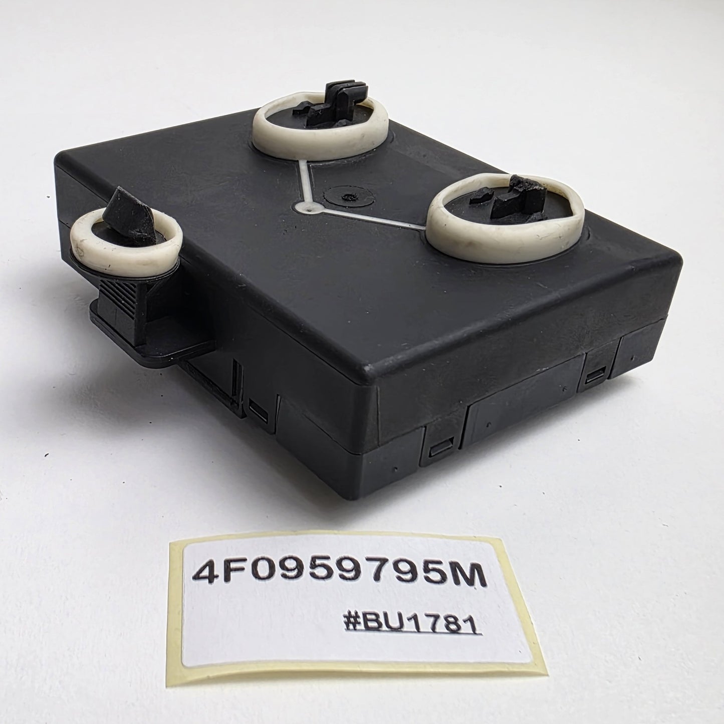 2004-2015 Audi Q5 Rear Door Power Window Control Module 4F0959795M