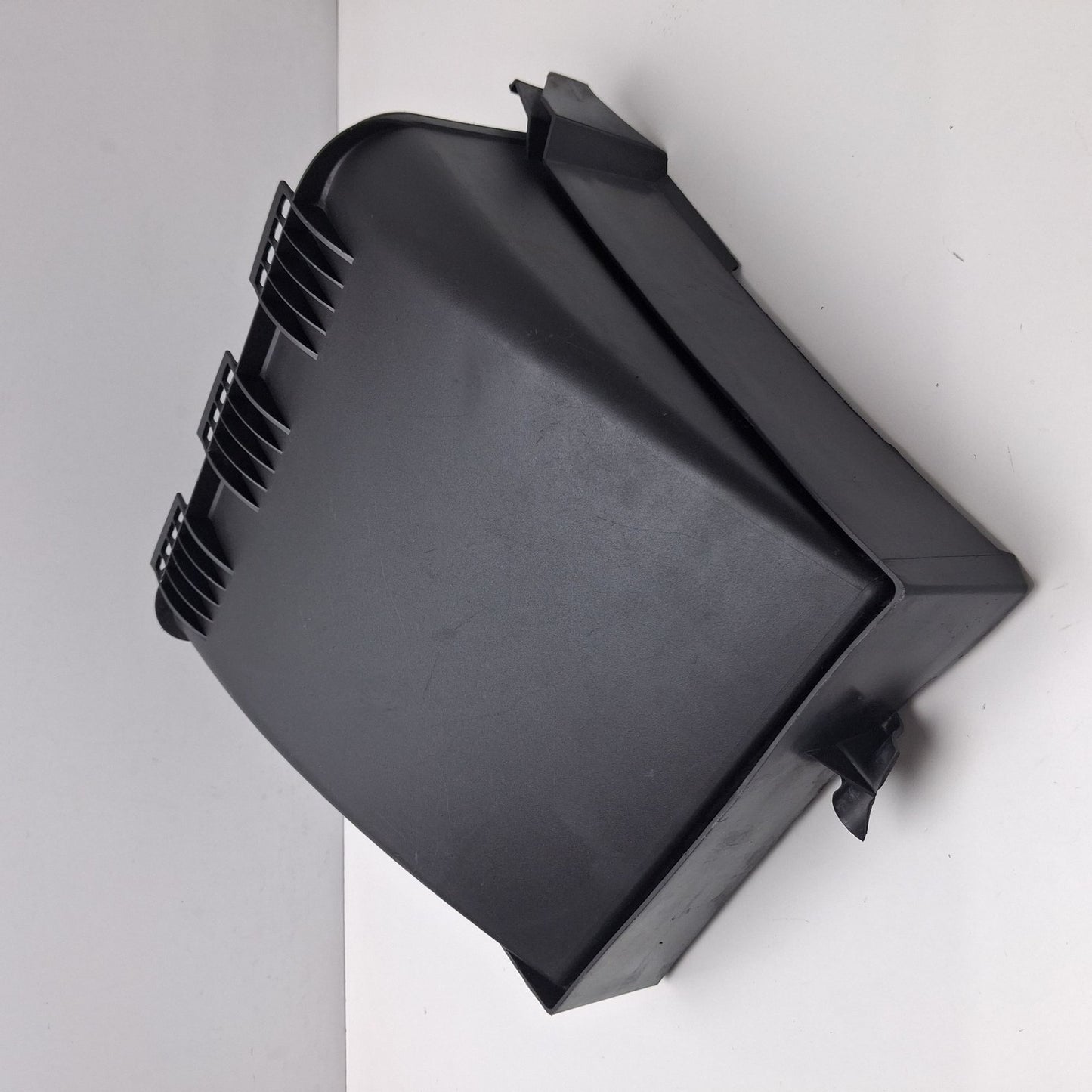 1994-2011 Mercedes-Benz E550 Cabin Air Filter Housing Cover 2118300003