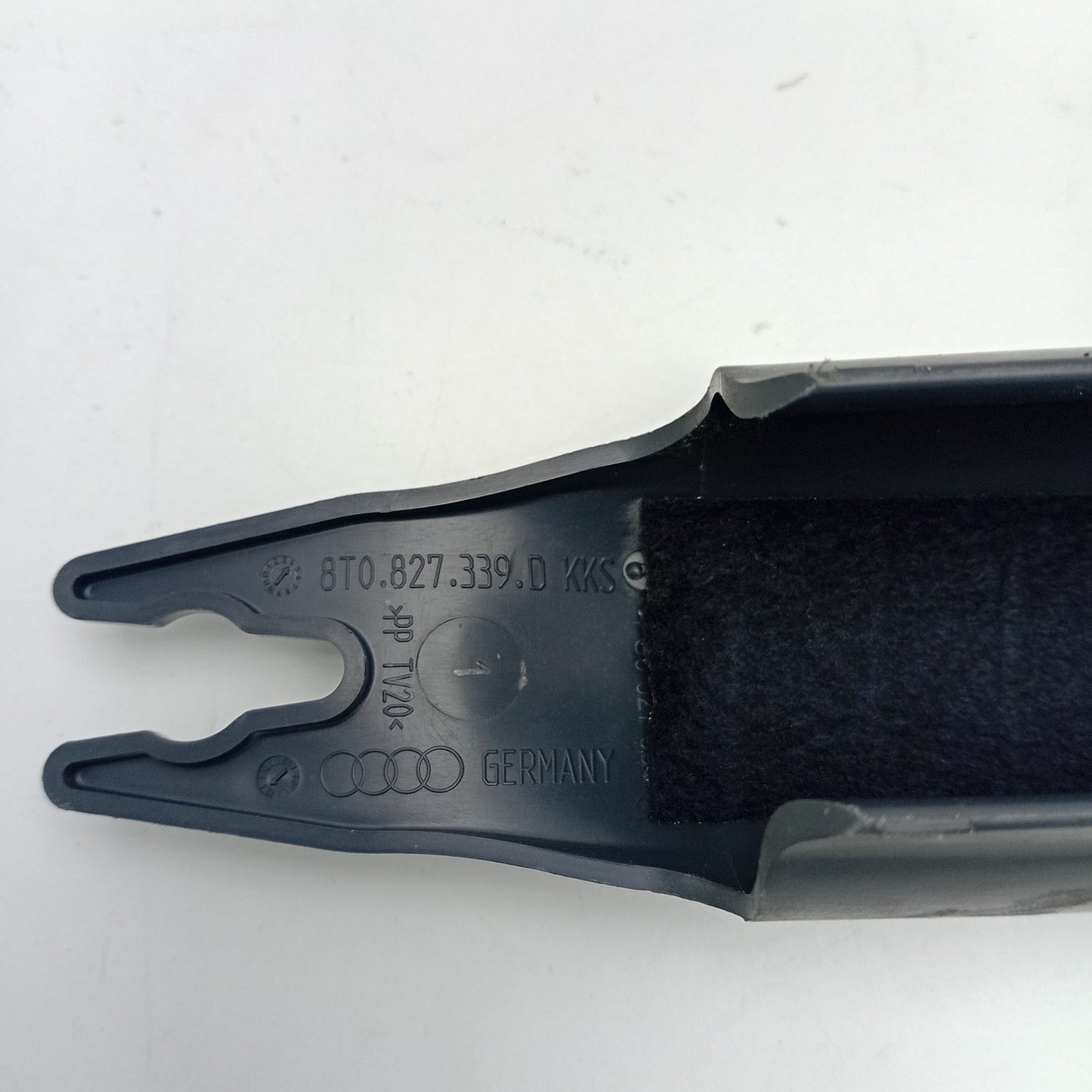2008-2016 Audi A4 SPRING COVER 8T0827339D