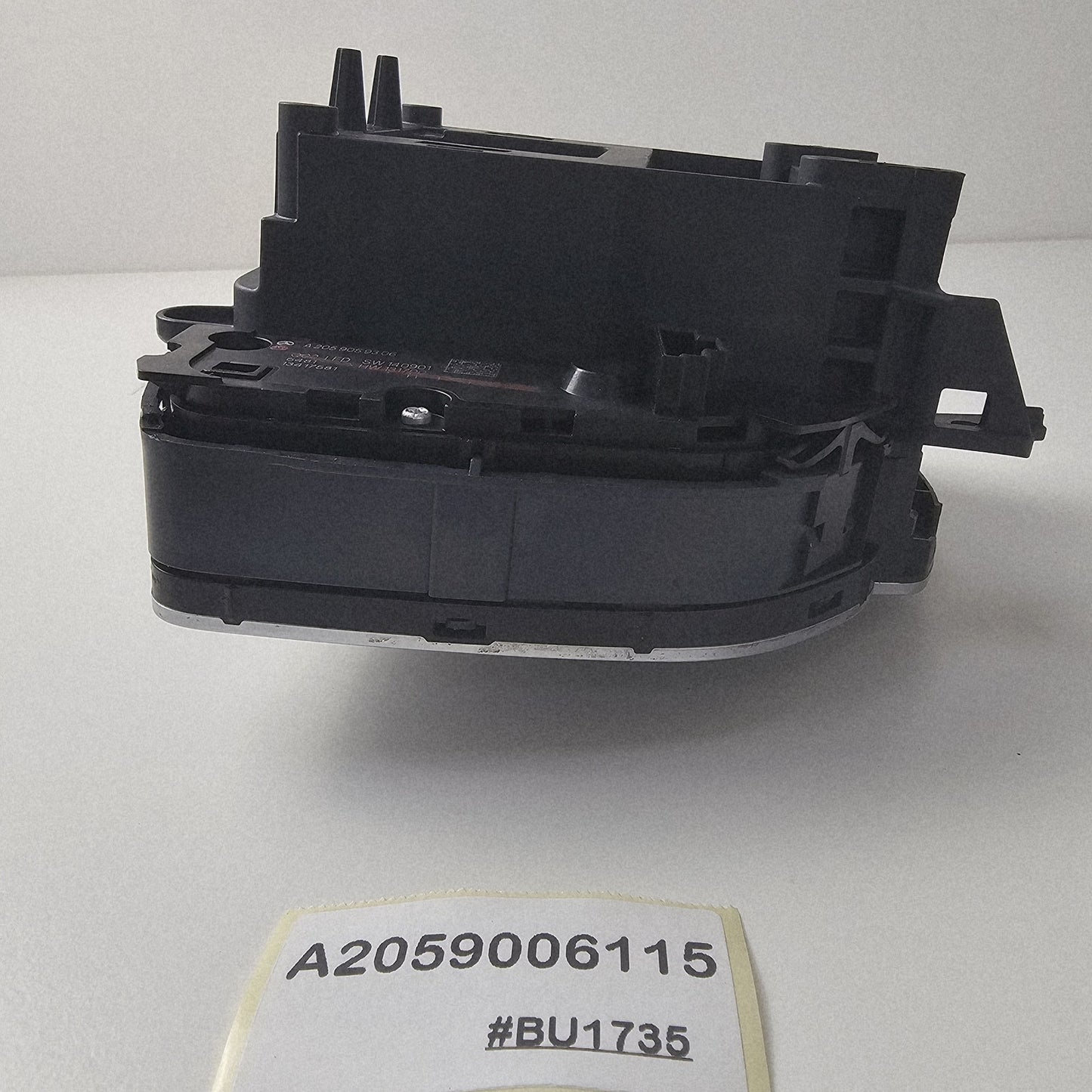 2016-2019 Mercedes-Benz GLC Center Console Navigation Controller A2059006115