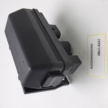 2000-2006 Mercedes-Benz S500 Front Relay Fuse Box A2205400050