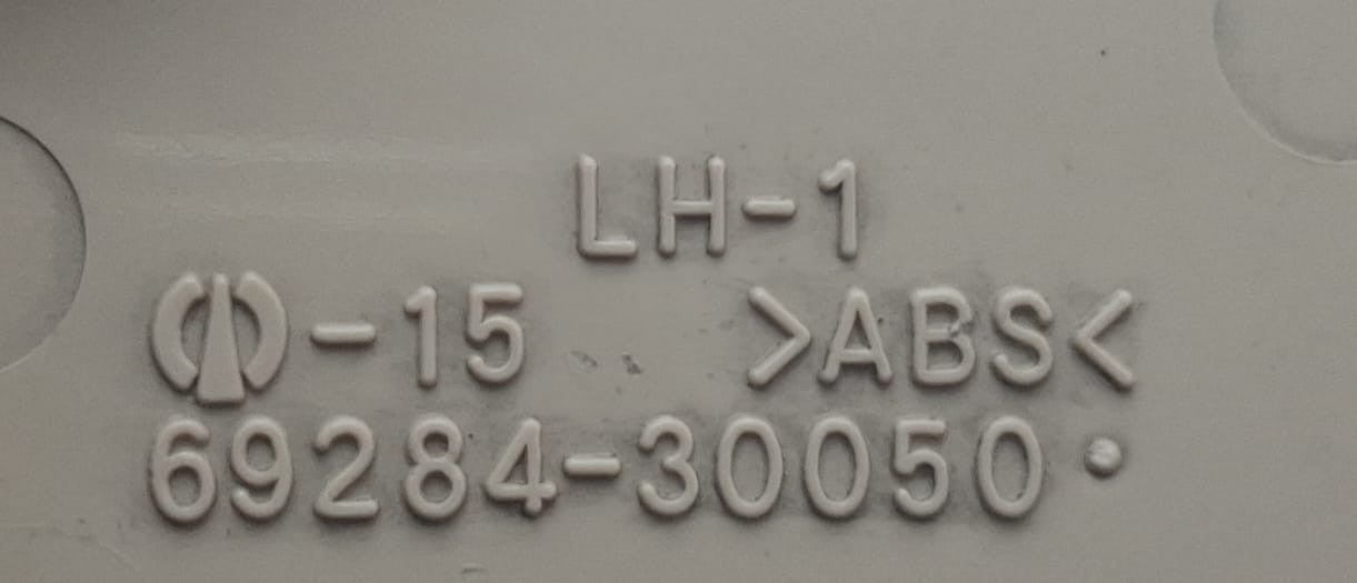 2006-2012 Lexus GS350 Inside Handle Plug 69284-30050