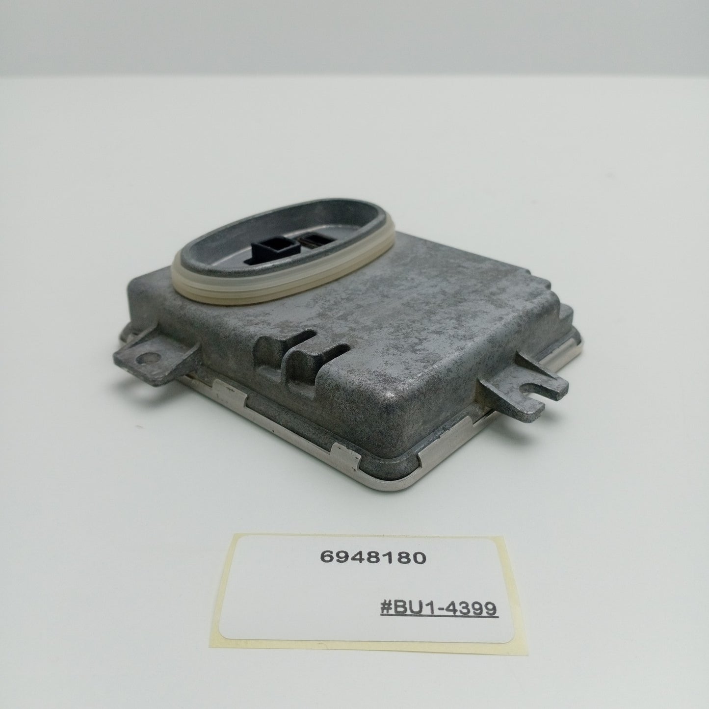 2006-2009 Volvo V70 Xenon HID Headlight Ballast 6948180